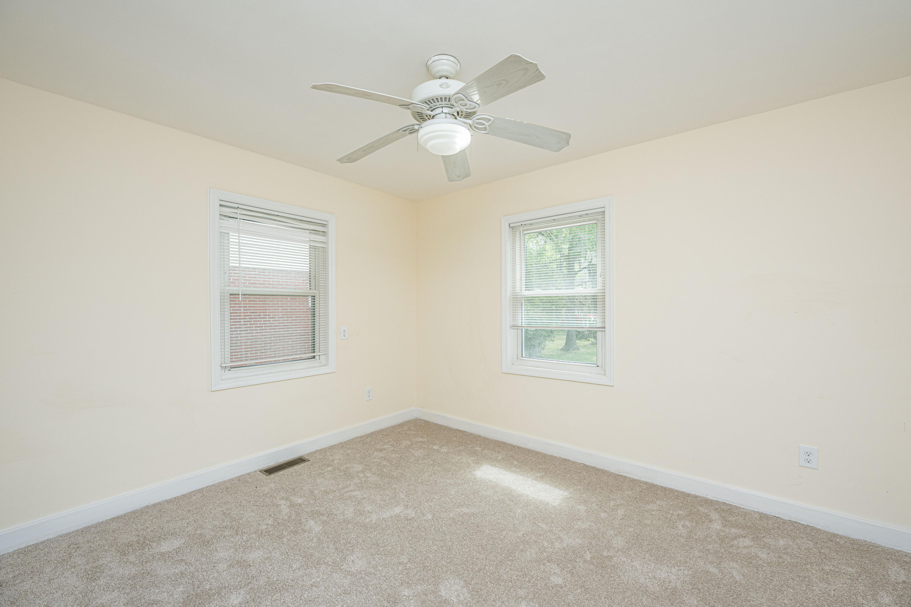 1010 W Recess Road