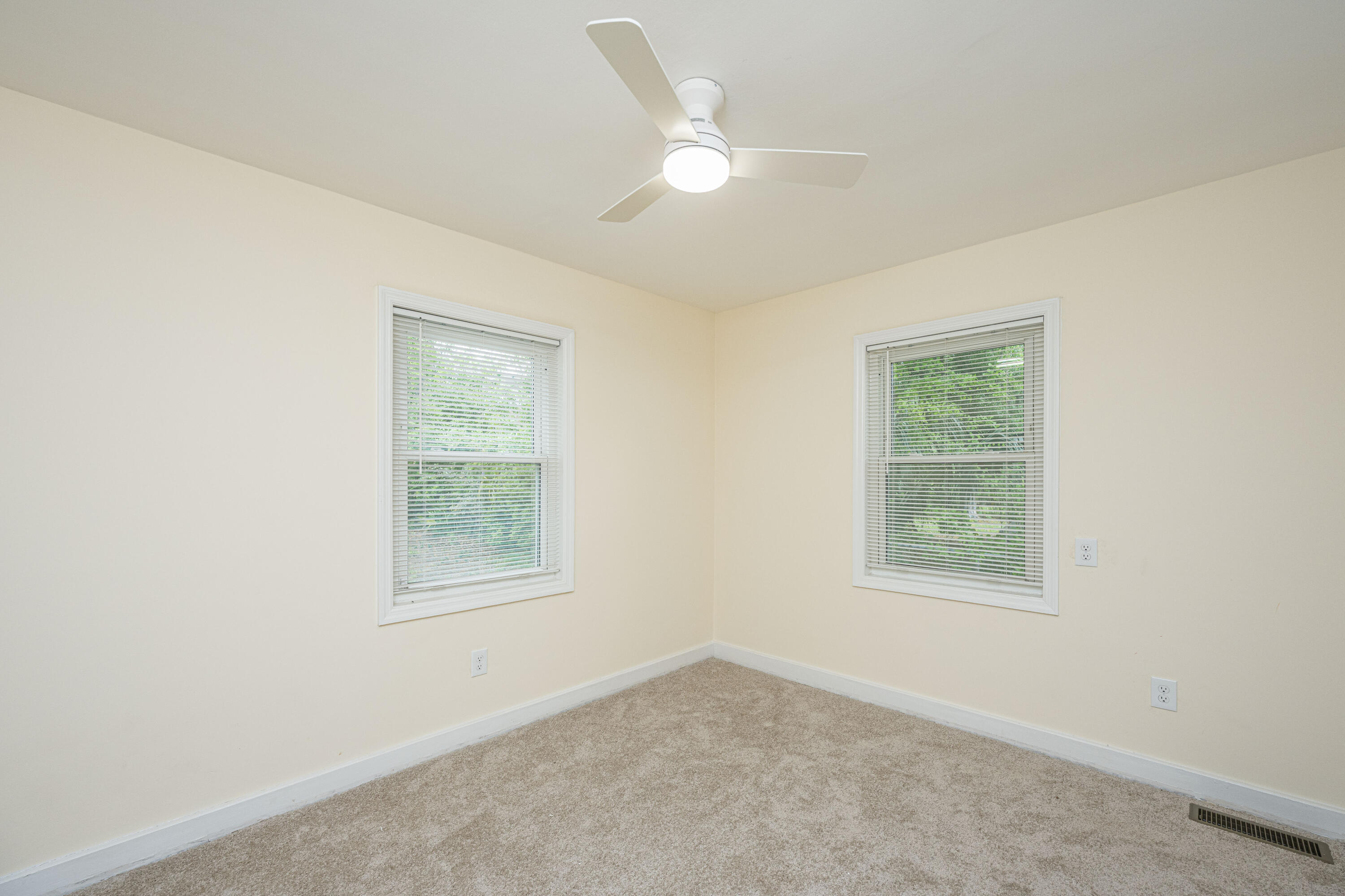 1010 W Recess Road