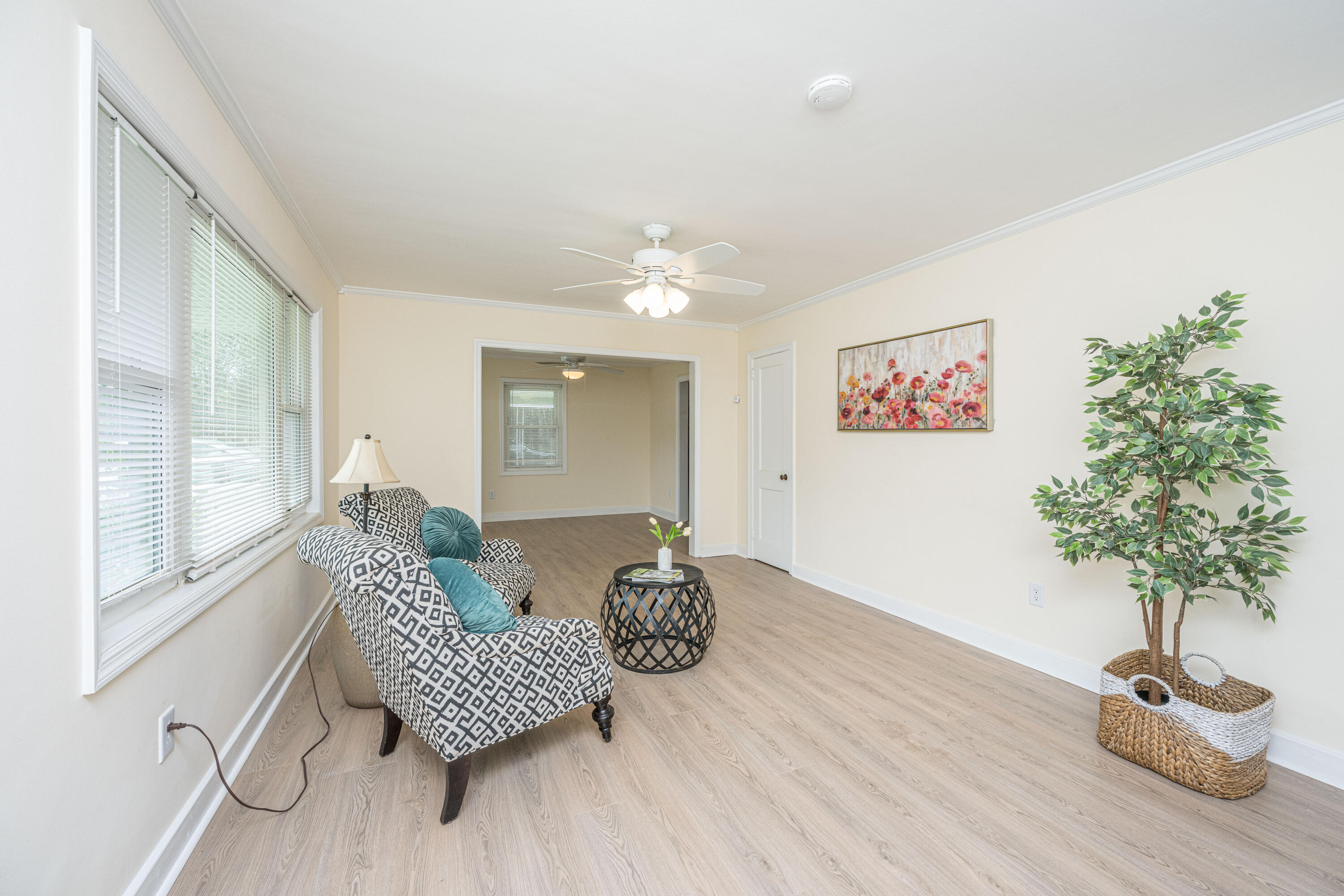 1010 W Recess Road