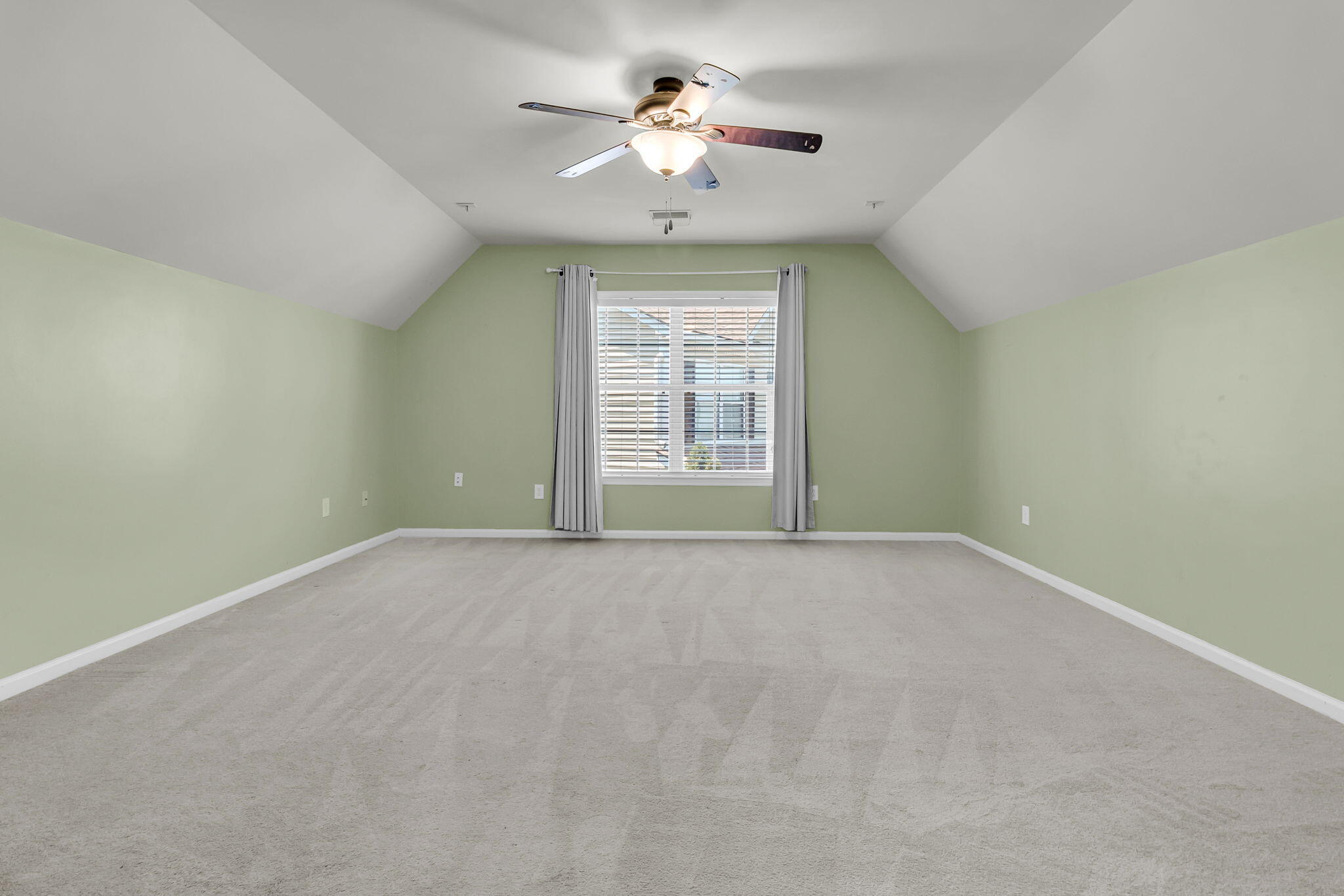 1412 Kinglet Lane