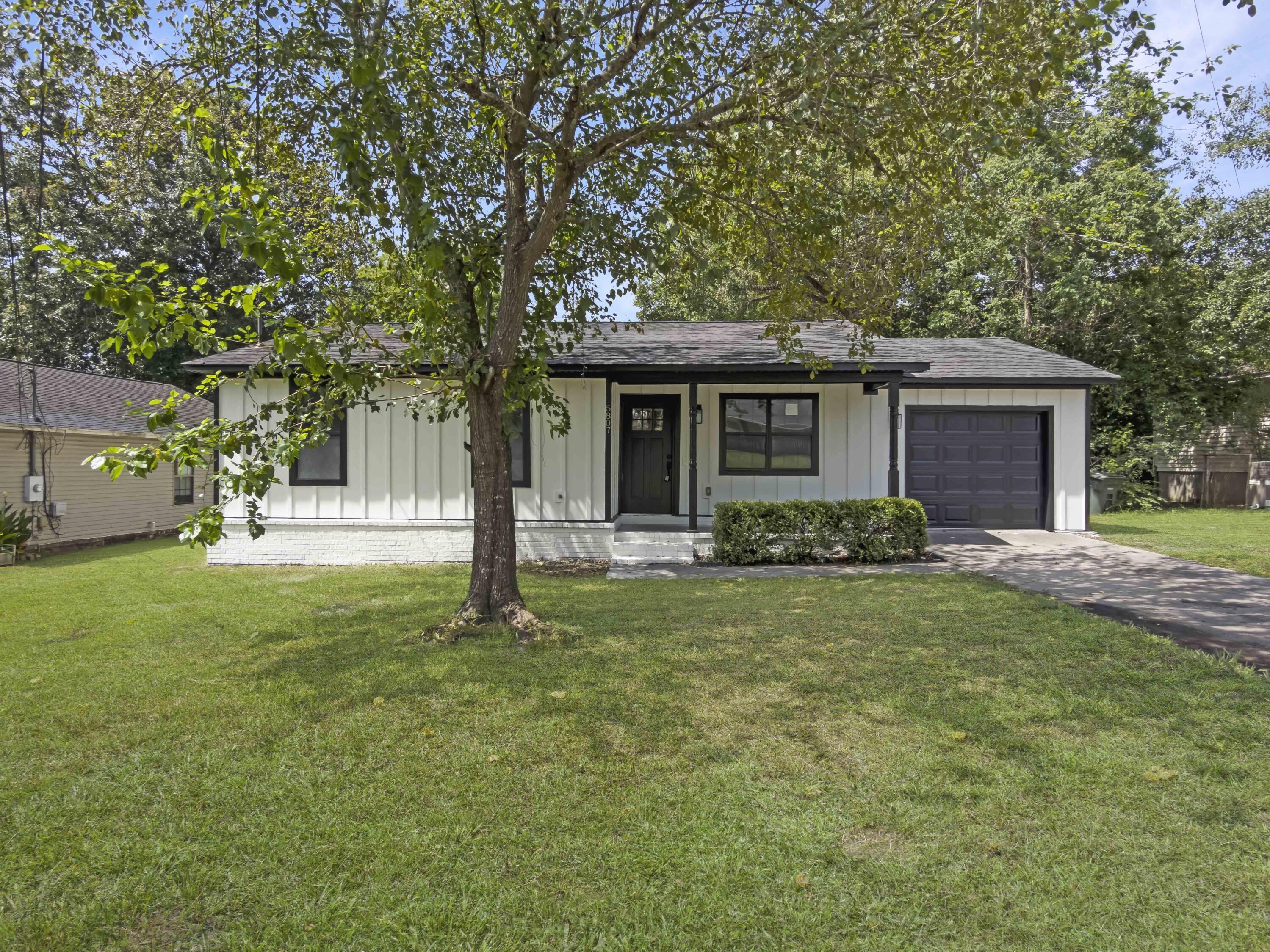 5807 Robinhood Drive