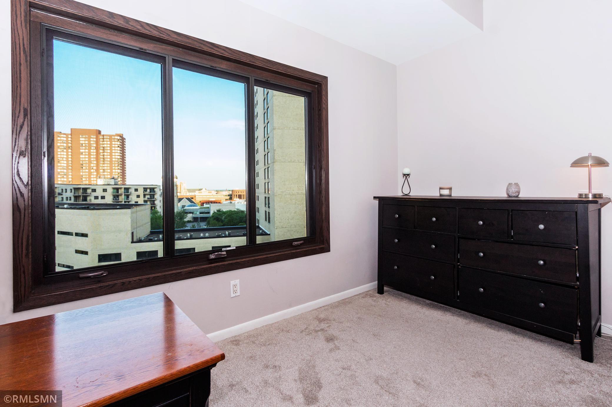 1201 Yale Place Unit: 707