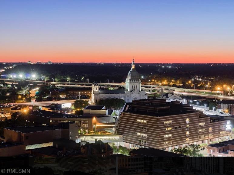 1201 Yale Place Unit: 707