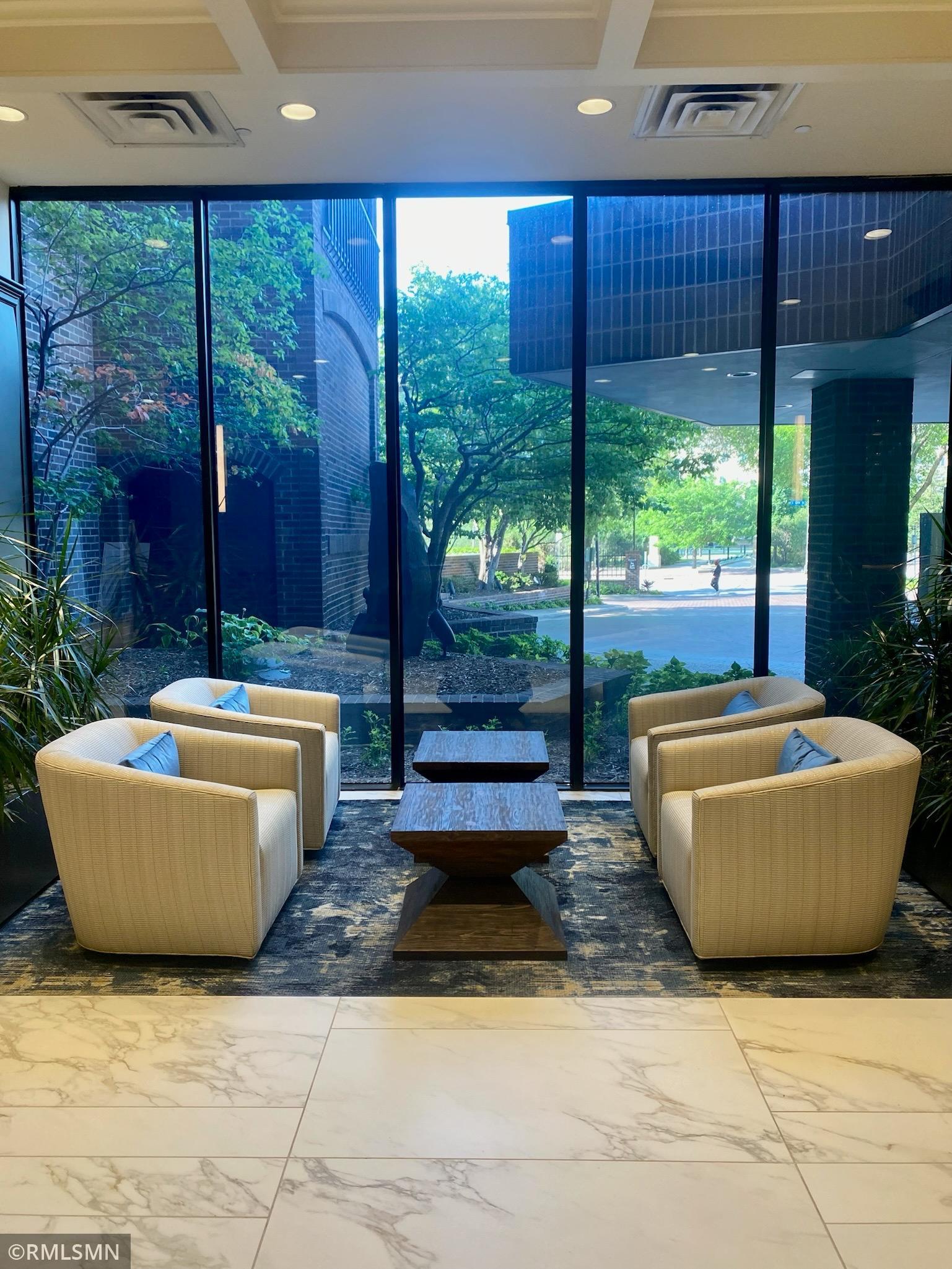 1201 Yale Place Unit: 707