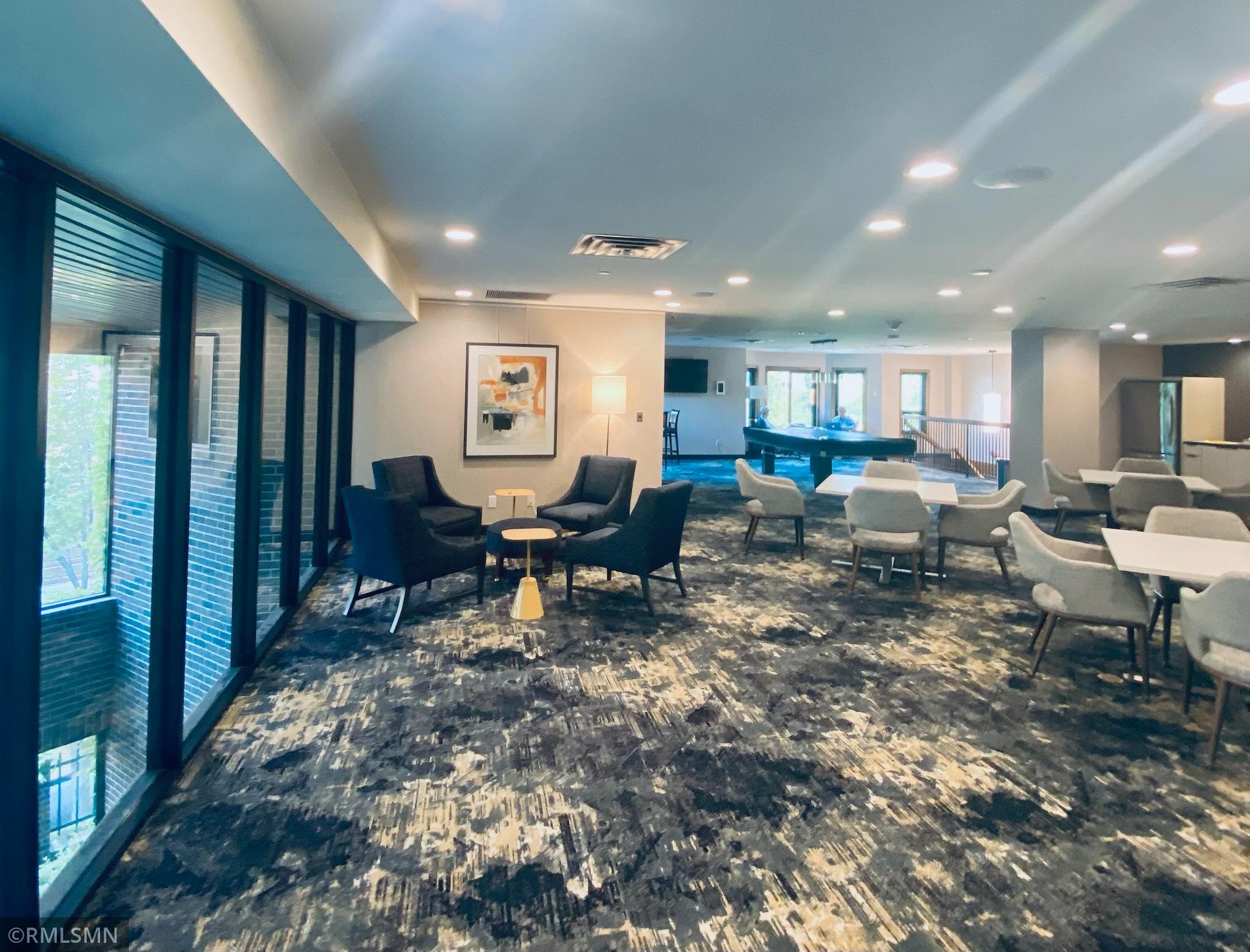 1201 Yale Place Unit: 707