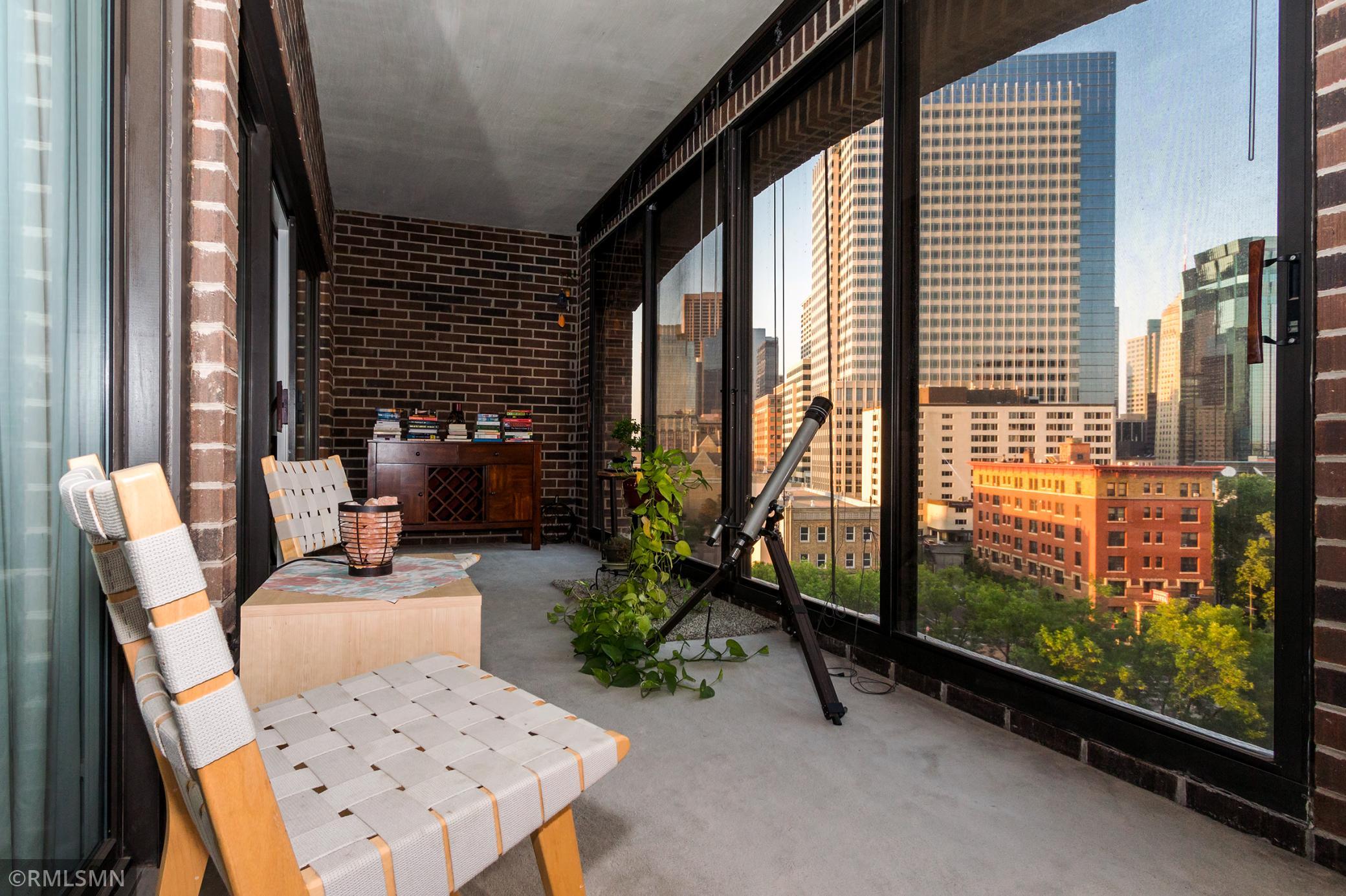 1201 Yale Place Unit: 707