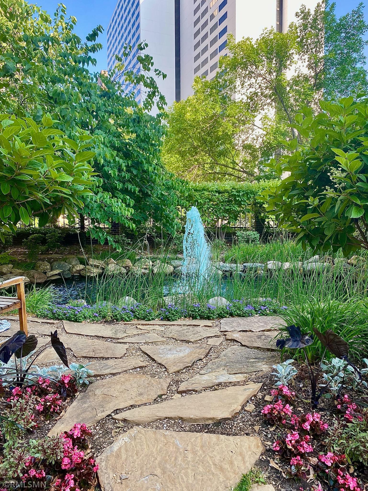 1201 Yale Place Unit: 707