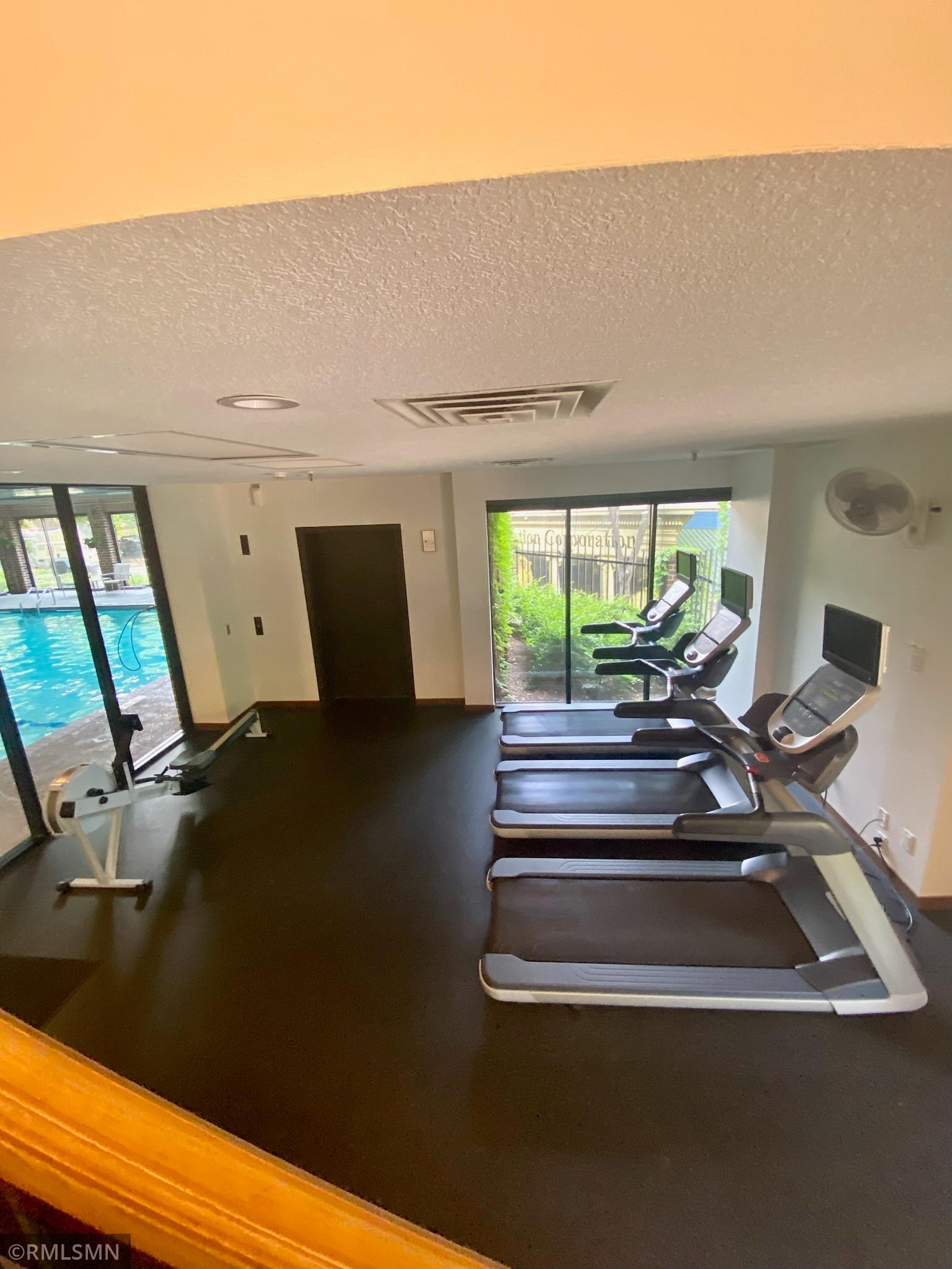 1201 Yale Place Unit: 707