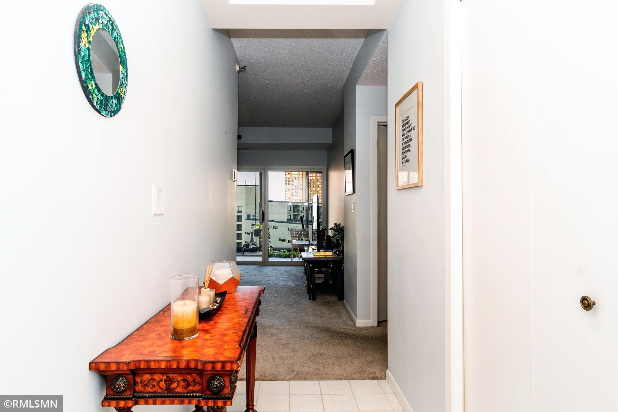 1201 Yale Place Unit: 707