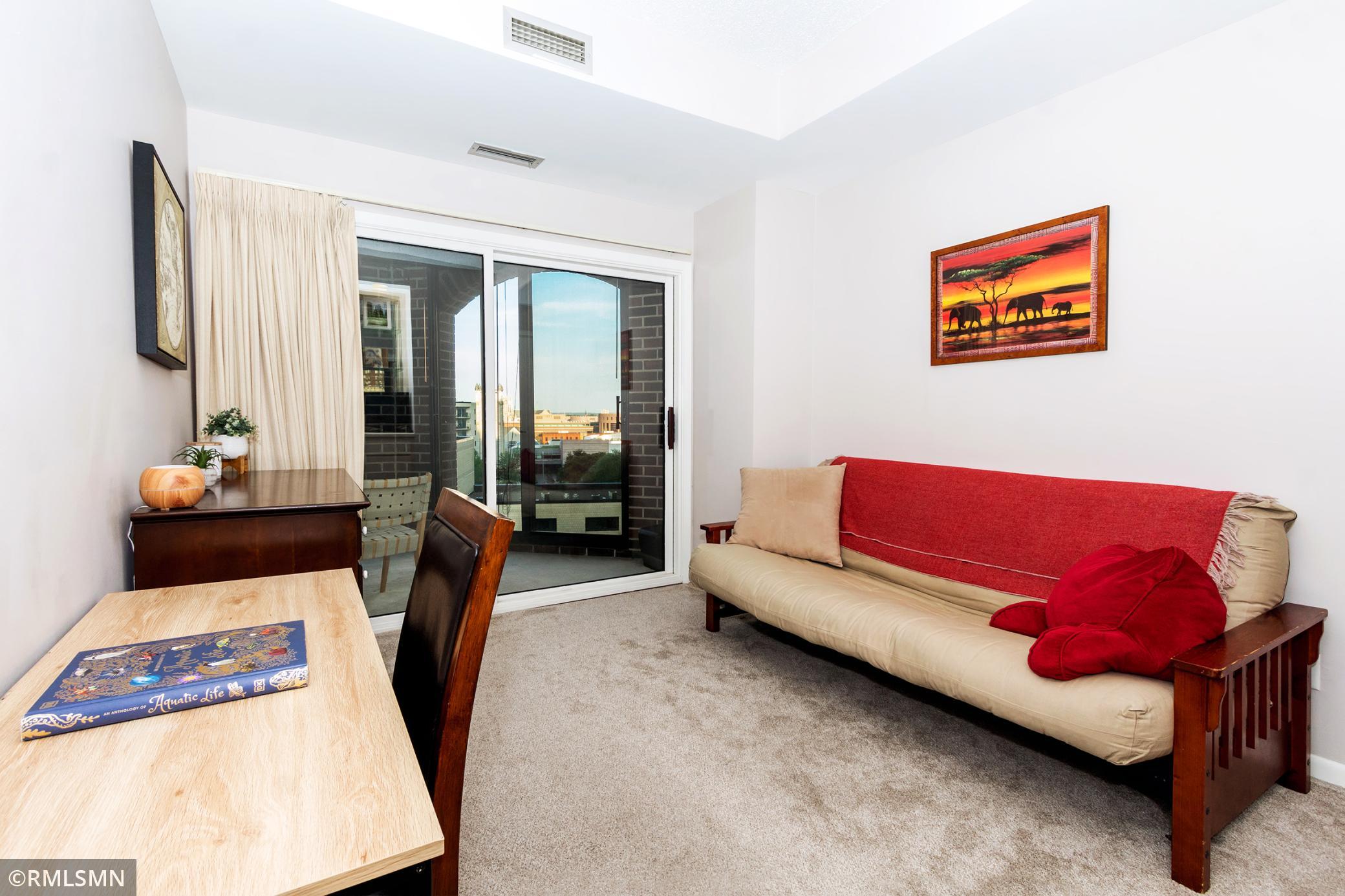 1201 Yale Place Unit: 707