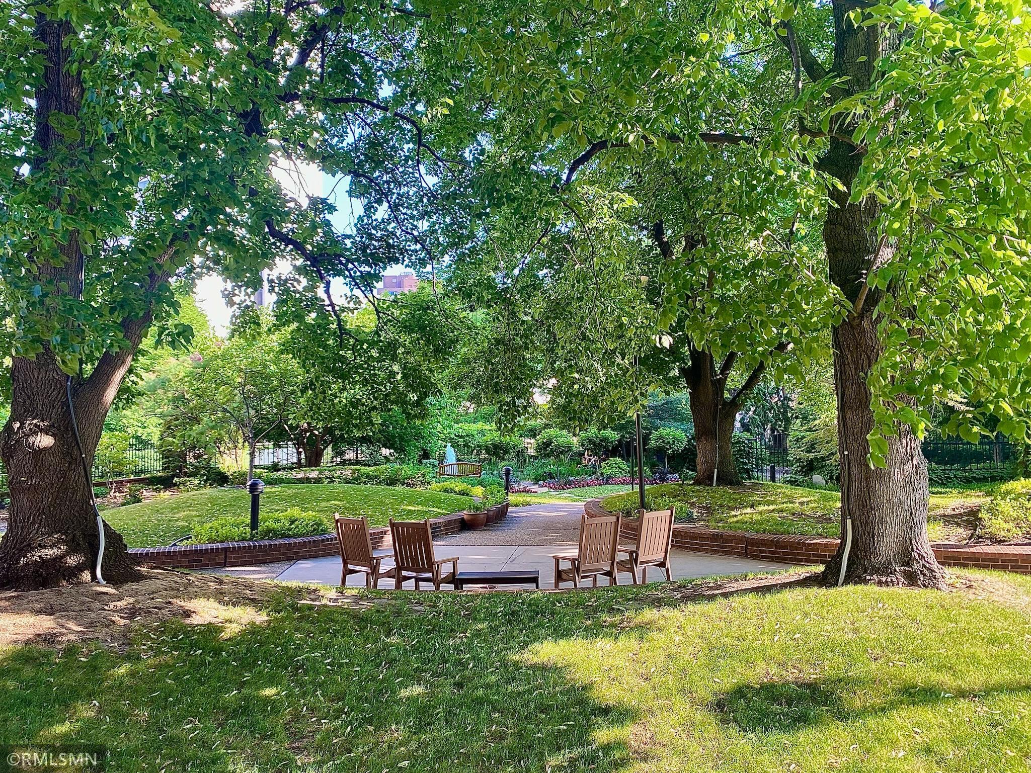 1201 Yale Place Unit: 707