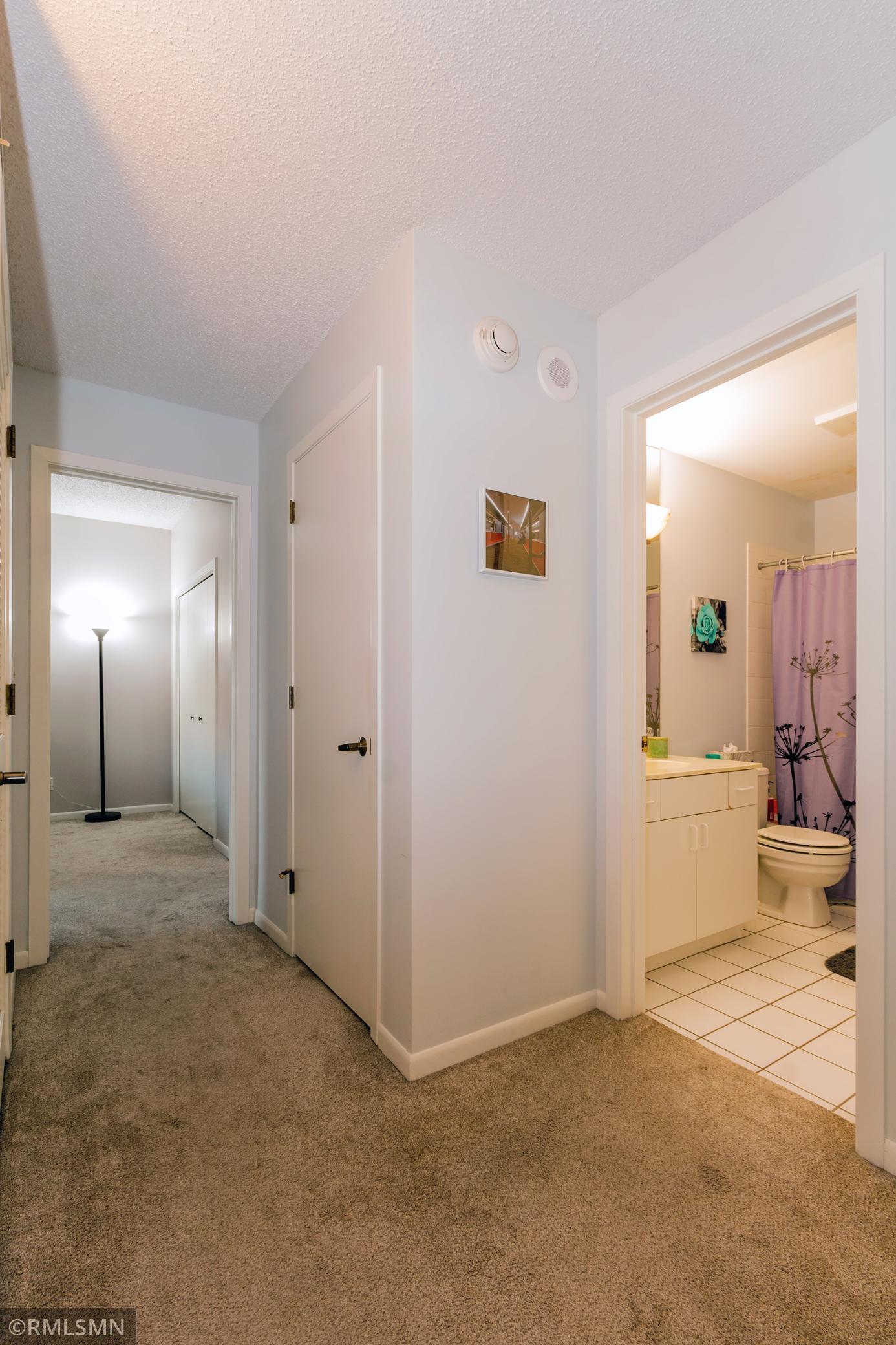 1201 Yale Place Unit: 707