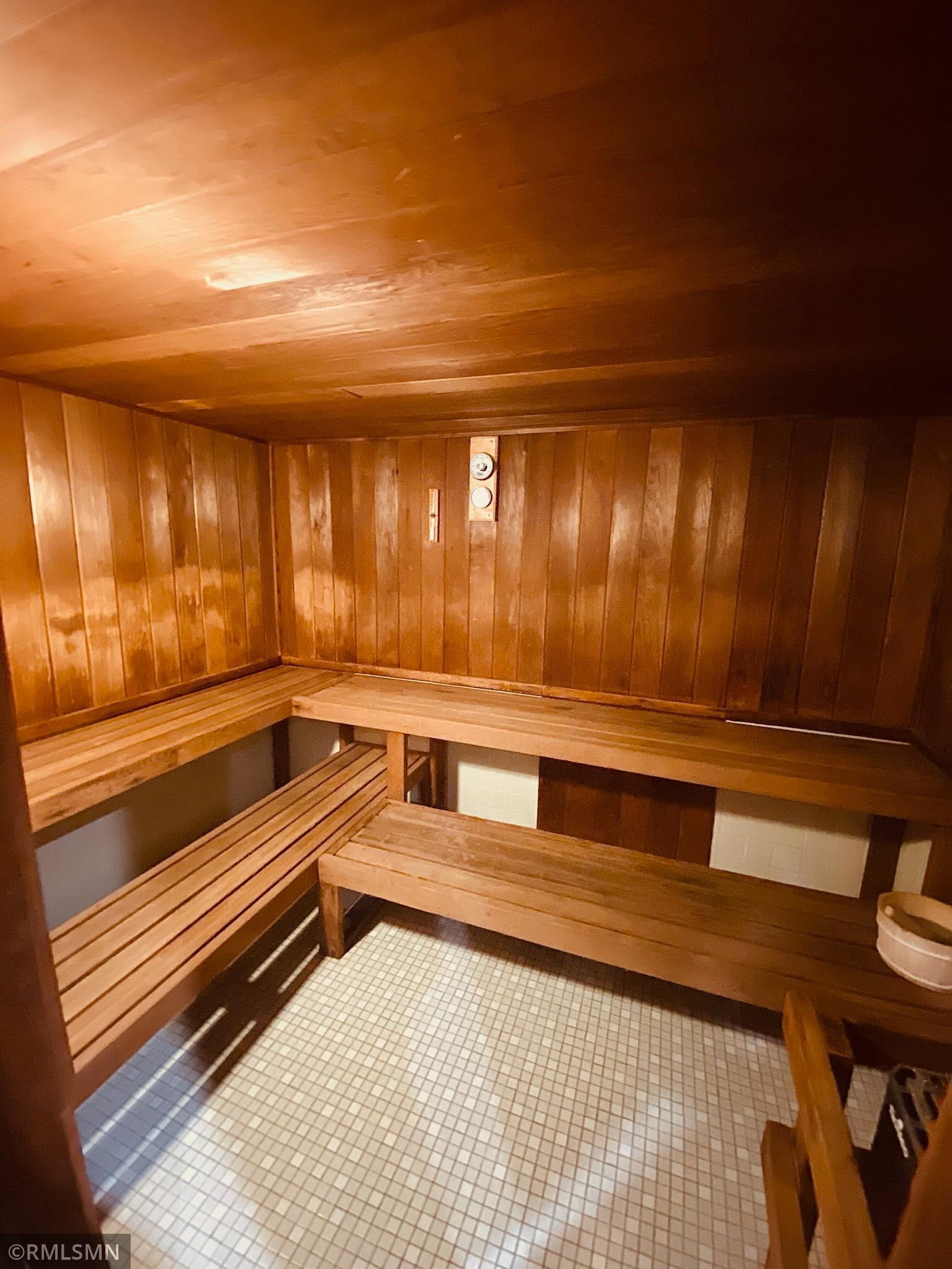 1201 Yale Place Unit: 707