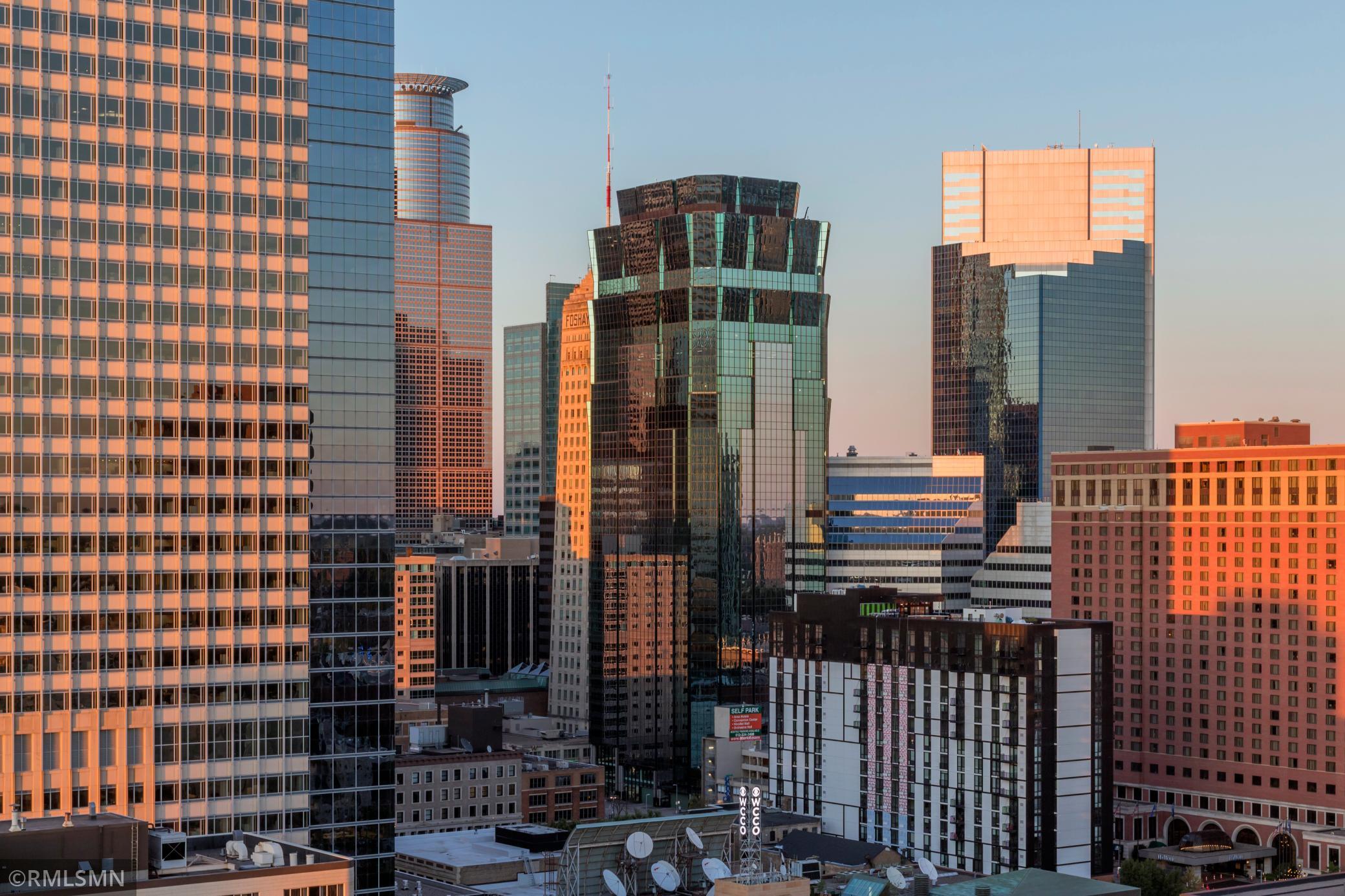 1201 Yale Place Unit: 707