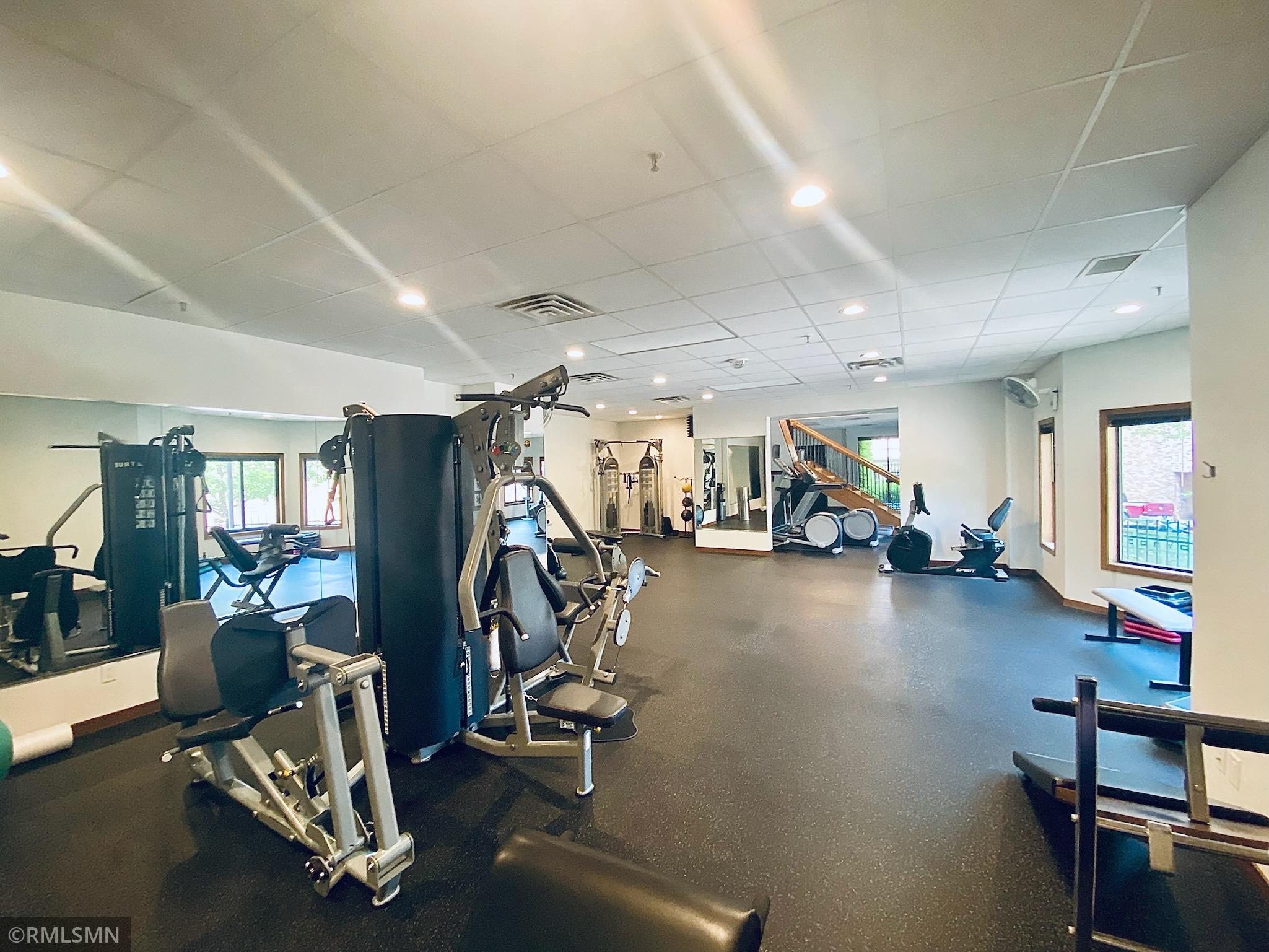 1201 Yale Place Unit: 707