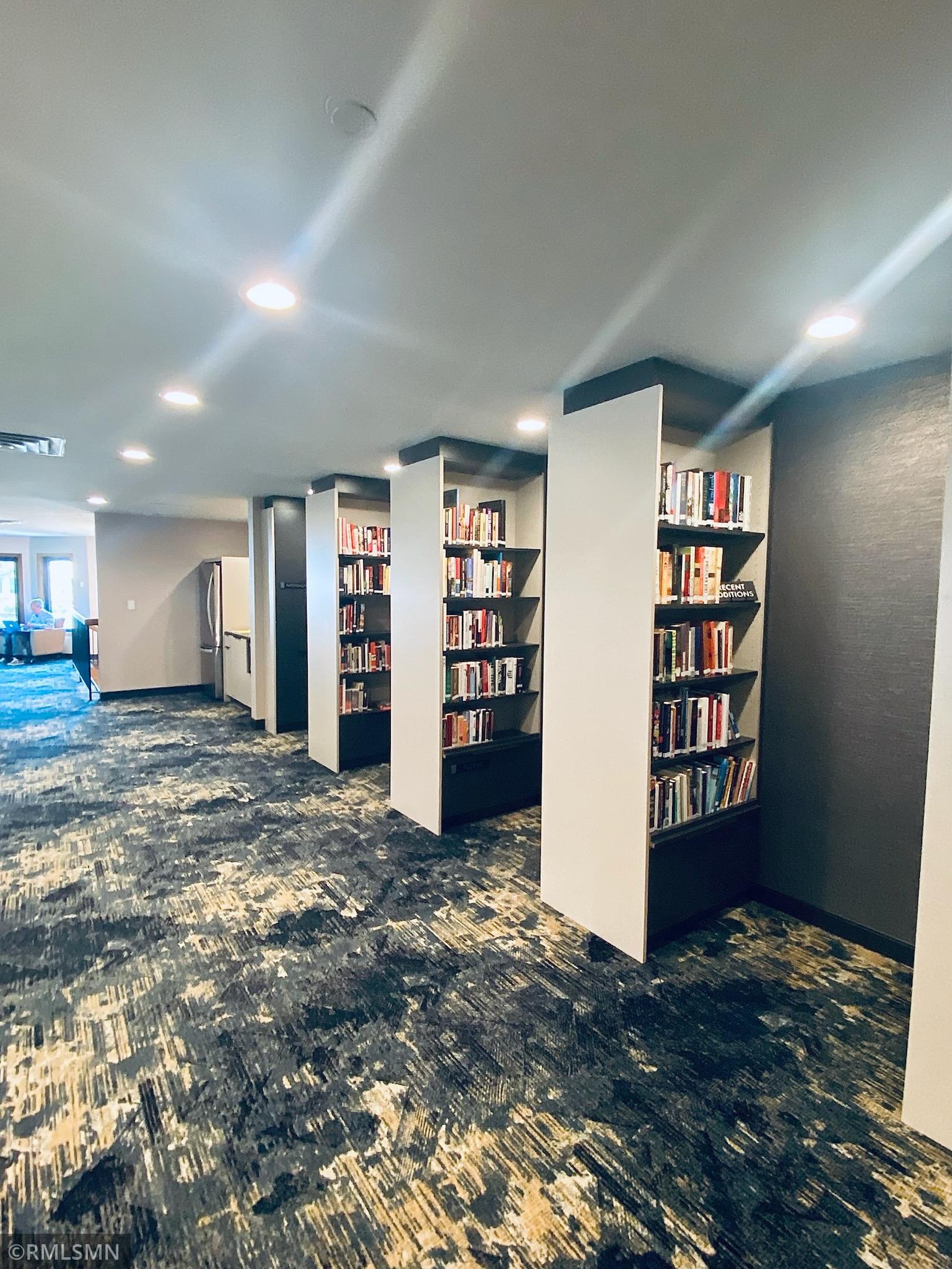 1201 Yale Place Unit: 707