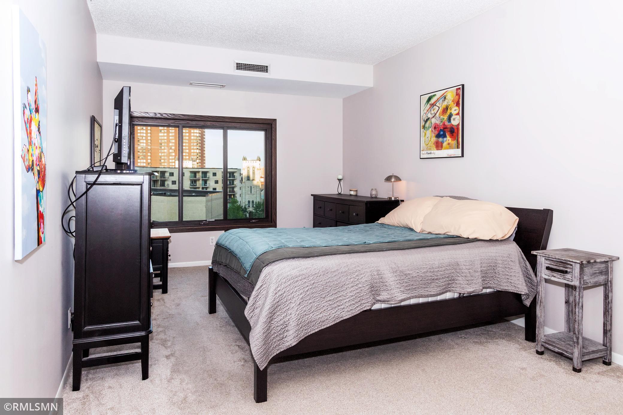 1201 Yale Place Unit: 707