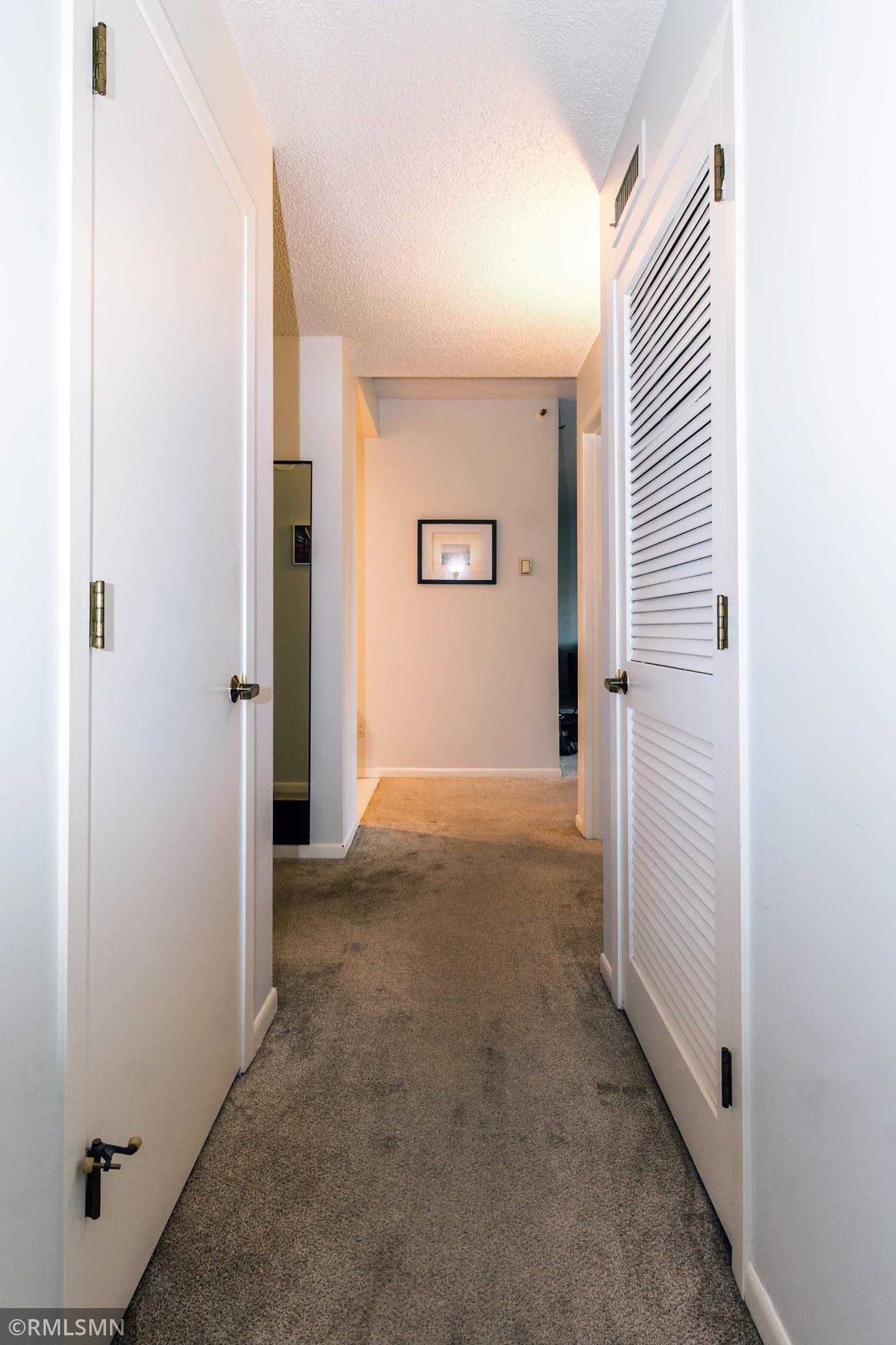 1201 Yale Place Unit: 707