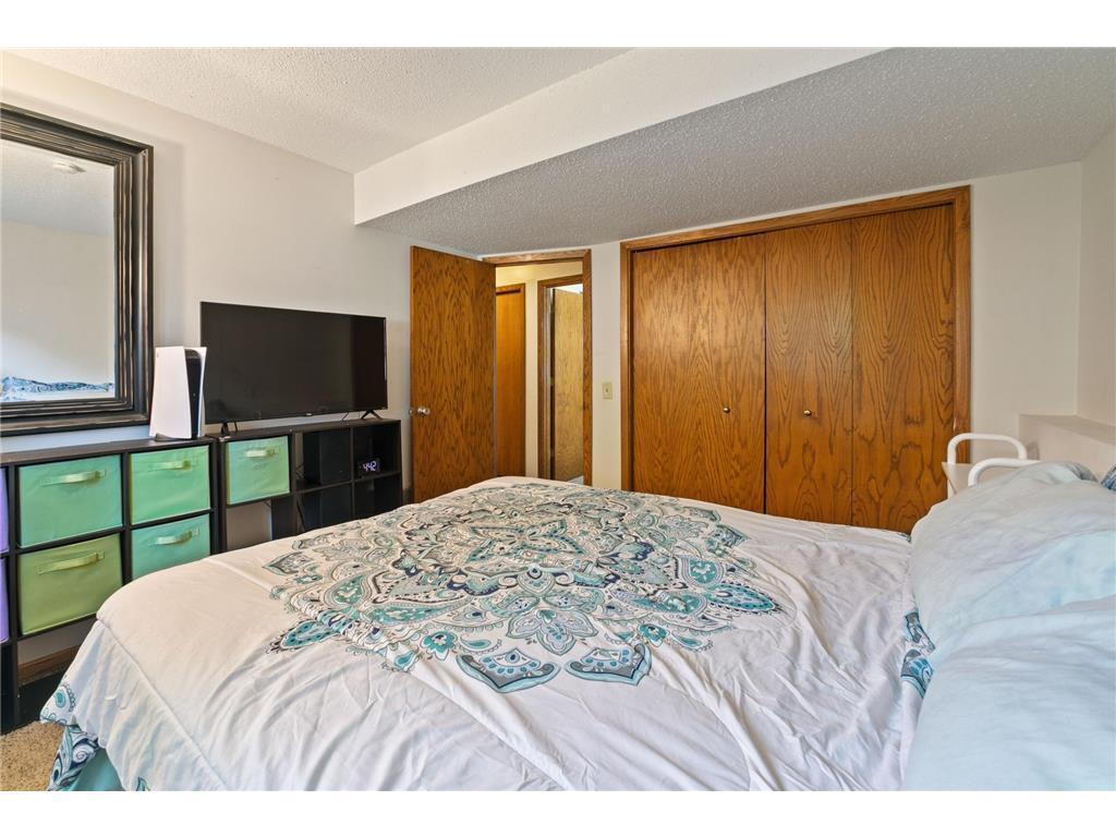 7548 Edgewood Avenue N