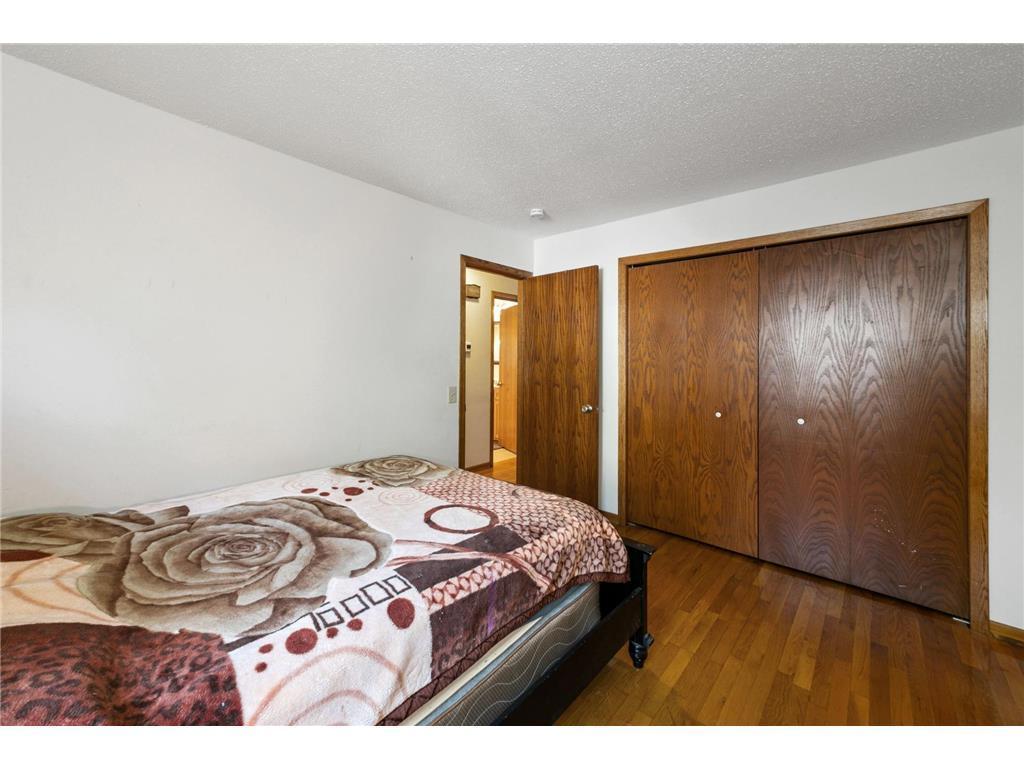 7548 Edgewood Avenue N