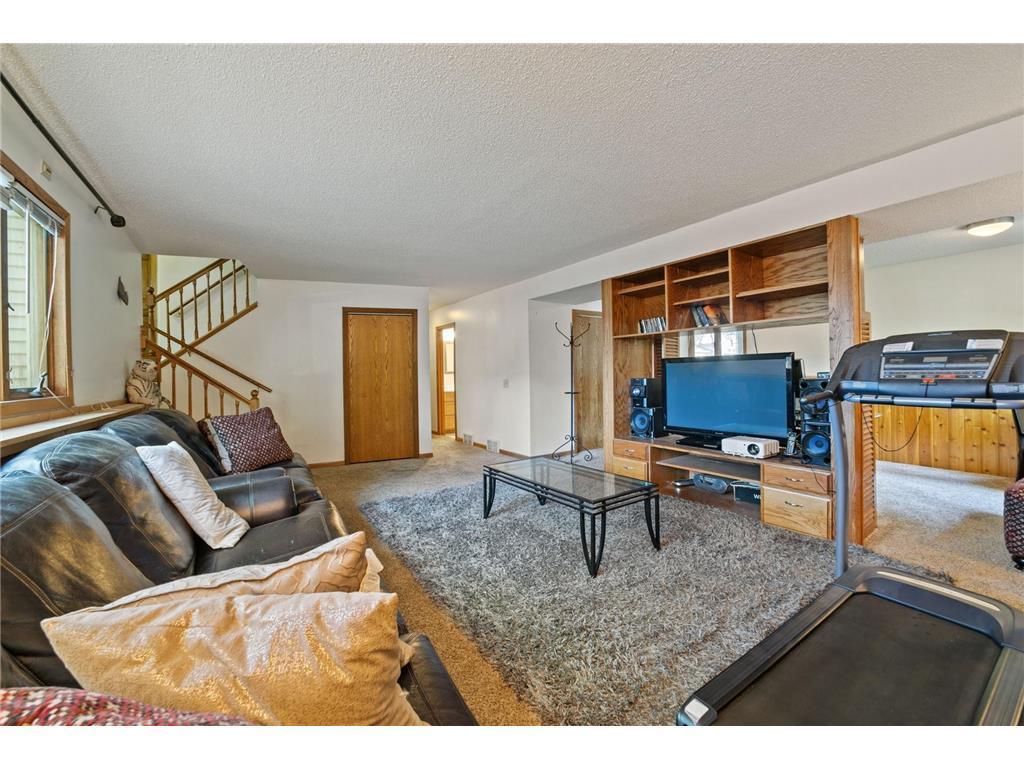 7548 Edgewood Avenue N