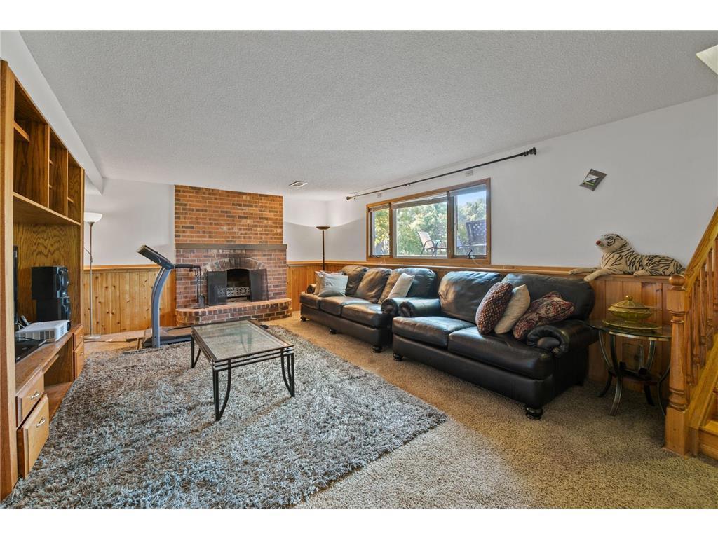 7548 Edgewood Avenue N