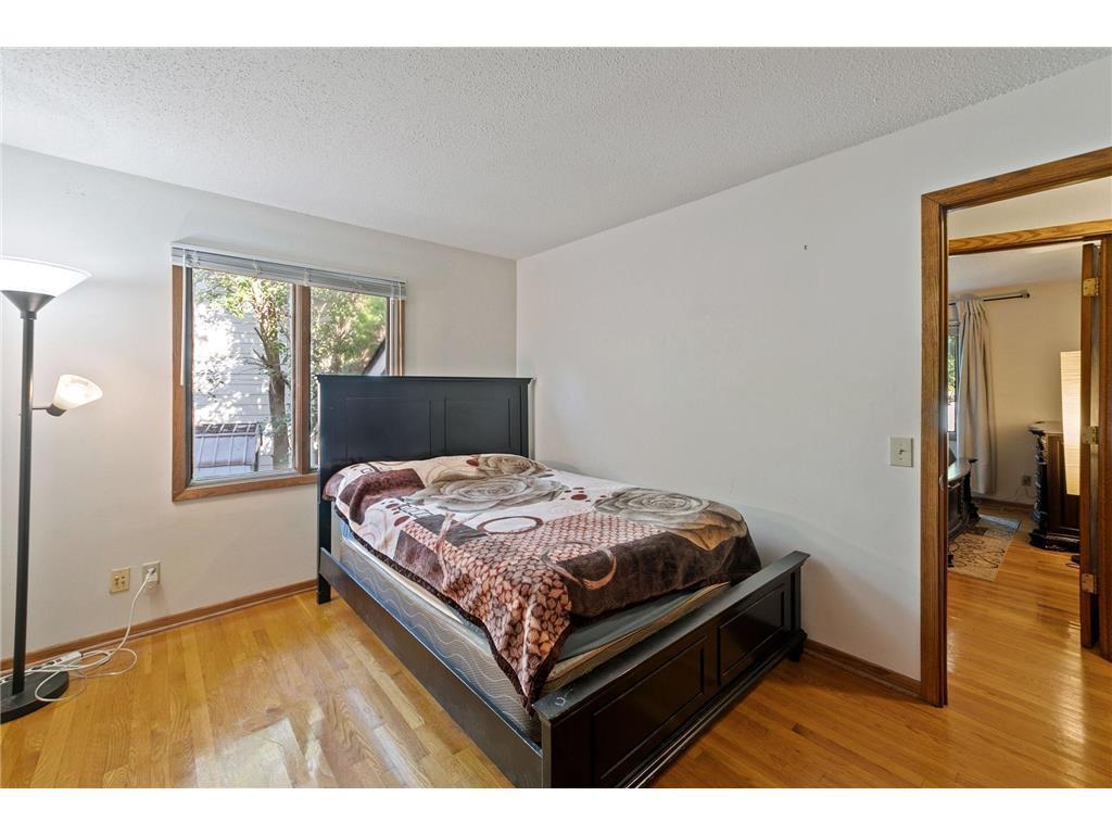 7548 Edgewood Avenue N