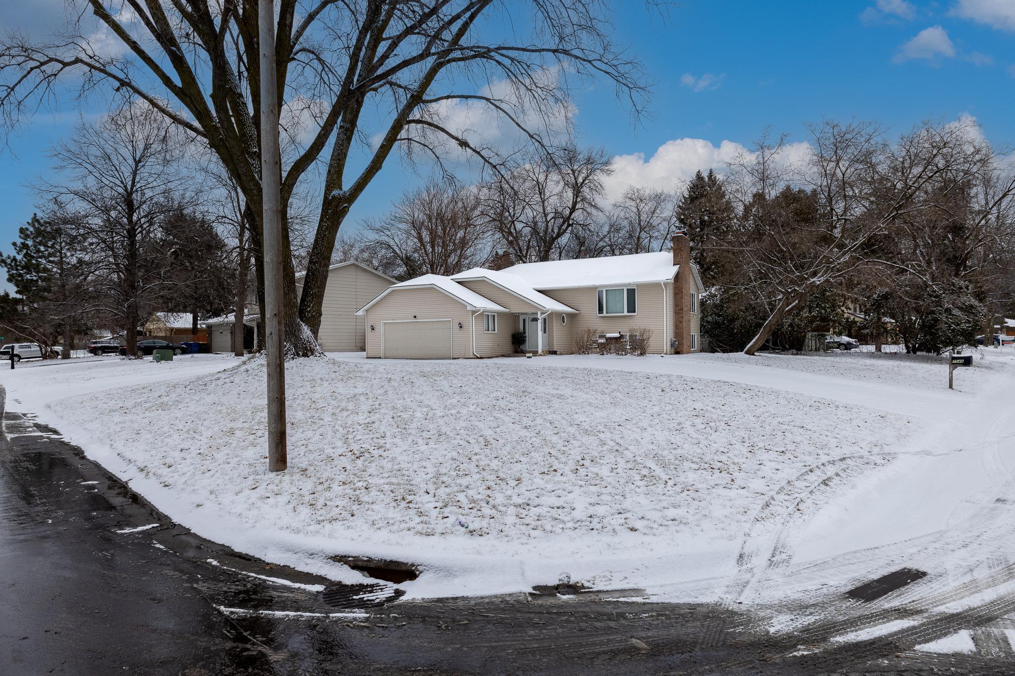 7548 Edgewood Avenue N