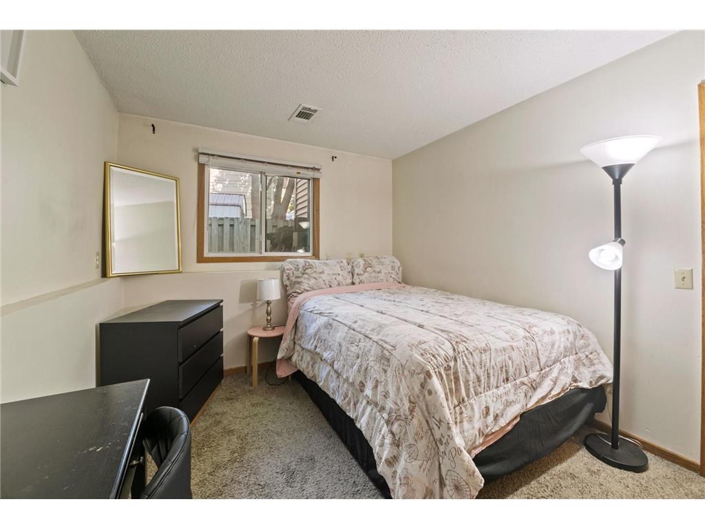 7548 Edgewood Avenue N