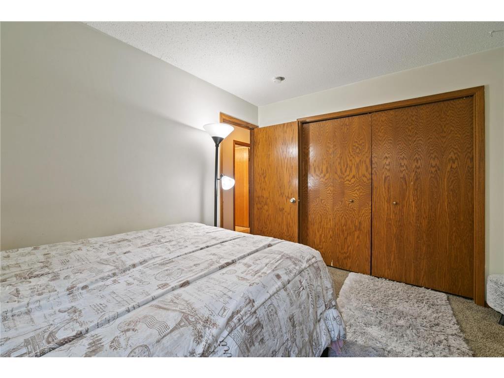 7548 Edgewood Avenue N