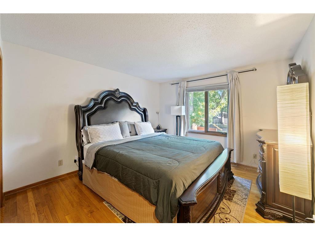 7548 Edgewood Avenue N