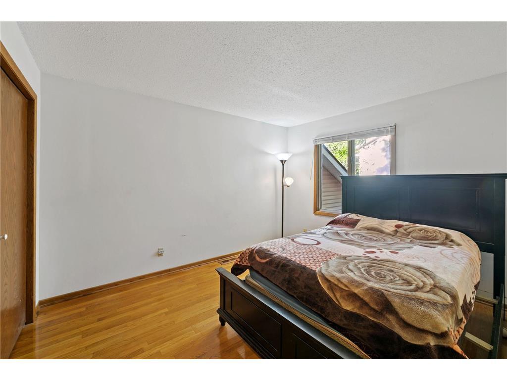 7548 Edgewood Avenue N