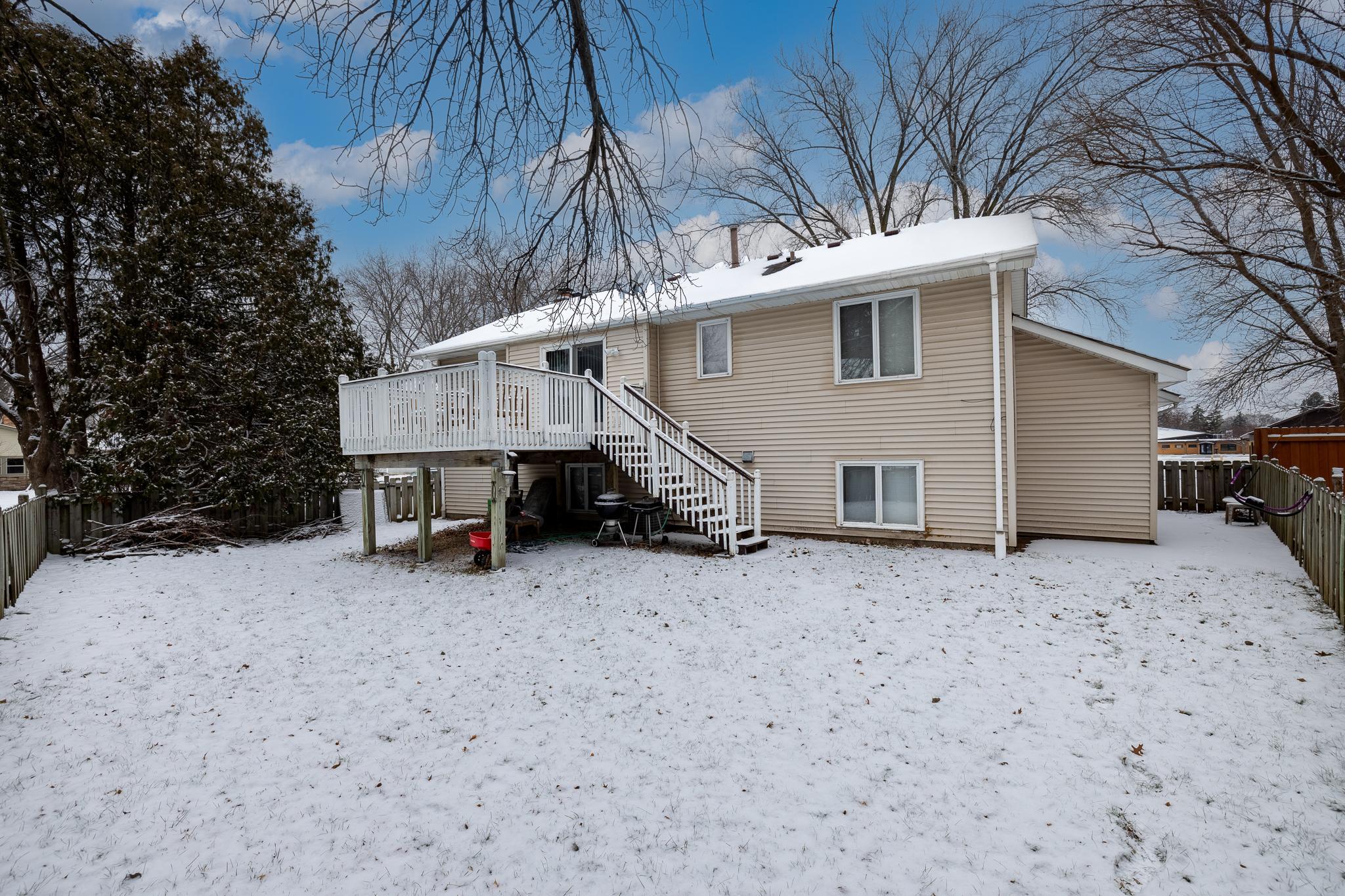 7548 Edgewood Avenue N