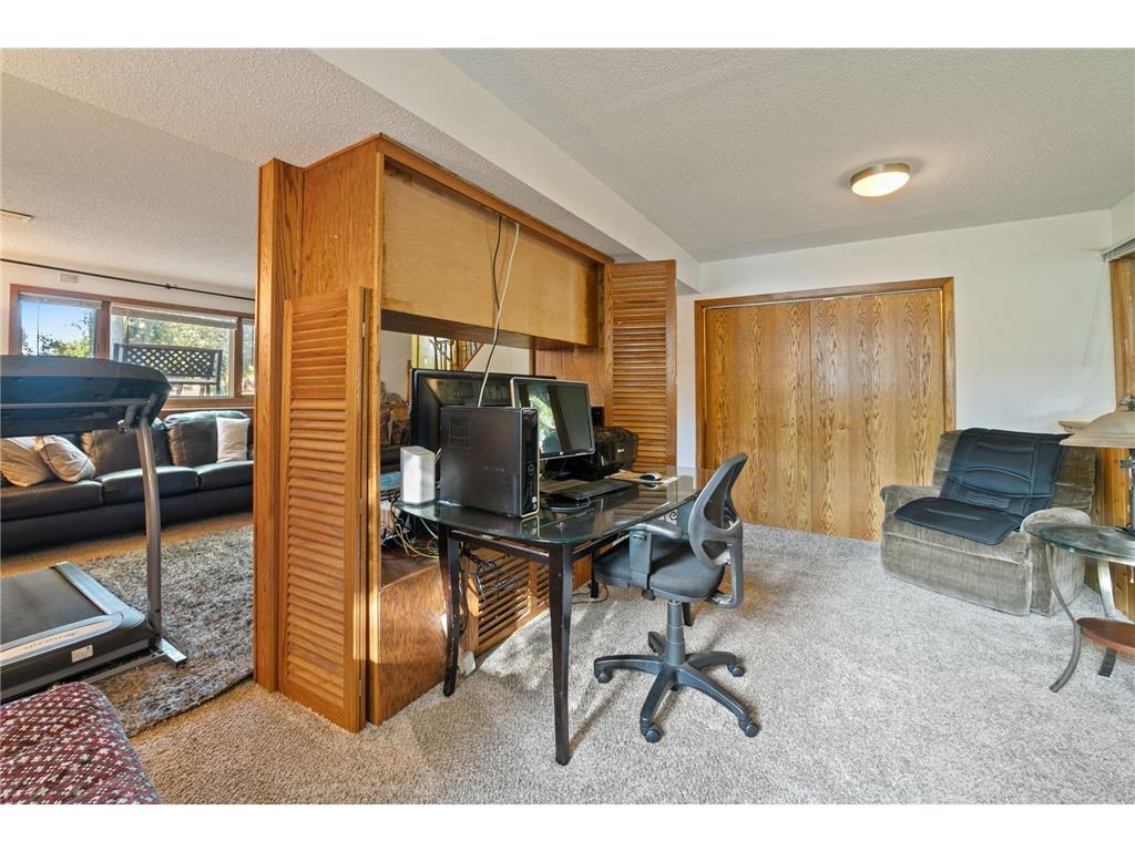 7548 Edgewood Avenue N