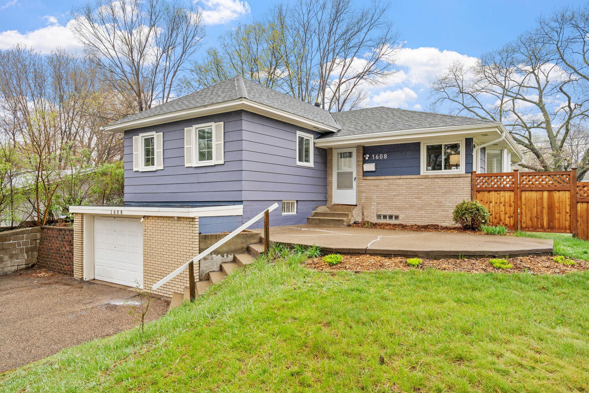 1608 Ottawa Avenue S