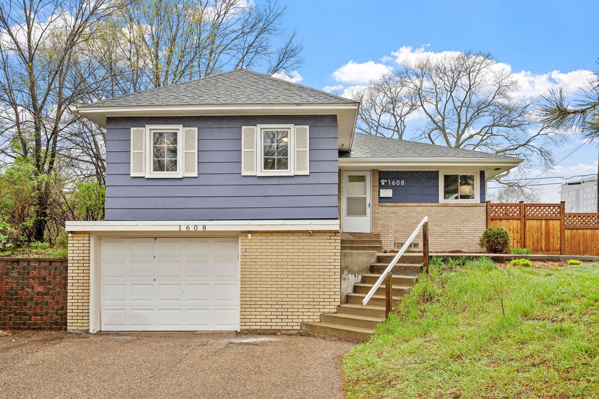 1608 Ottawa Avenue S