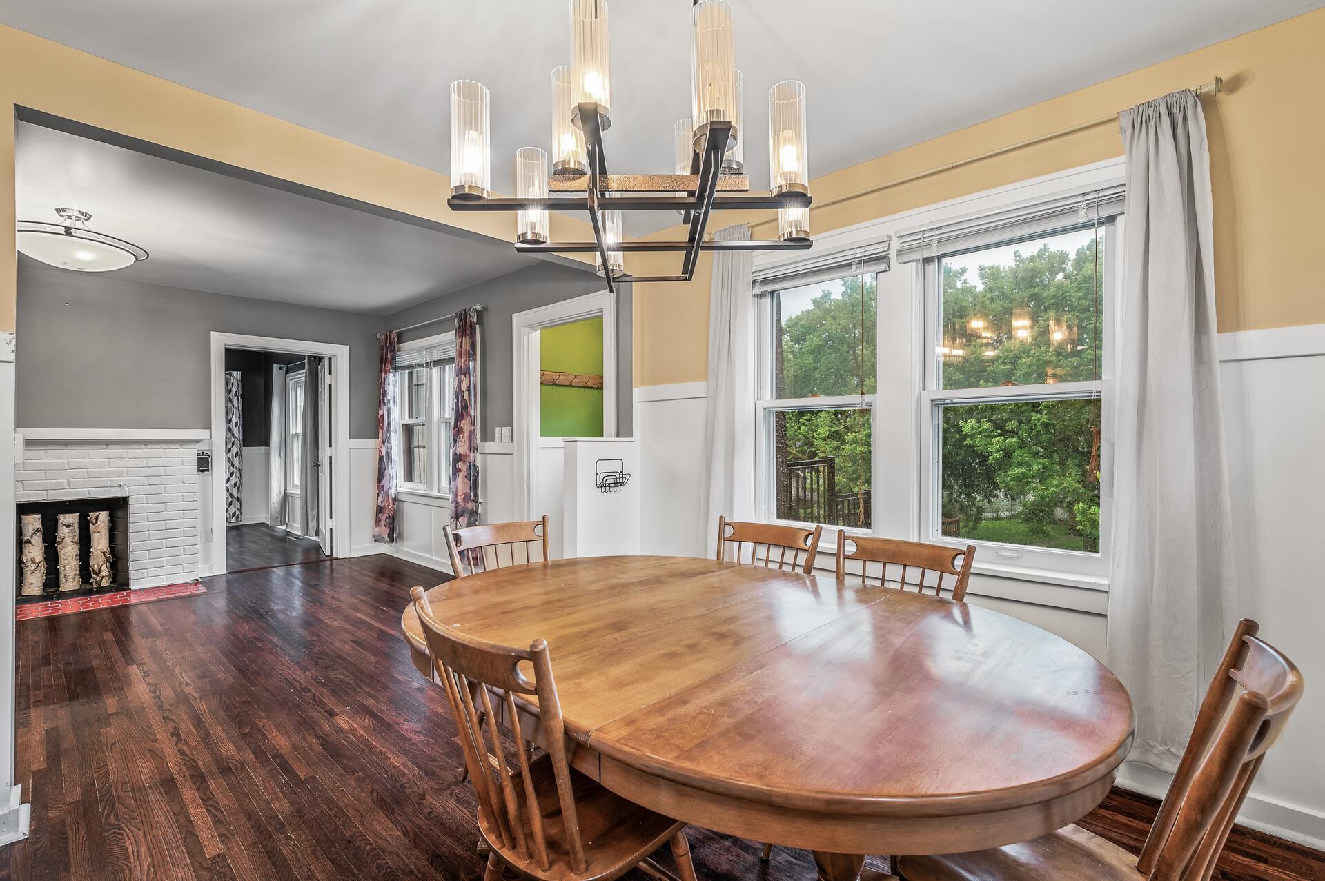 1504 Washburn Avenue N