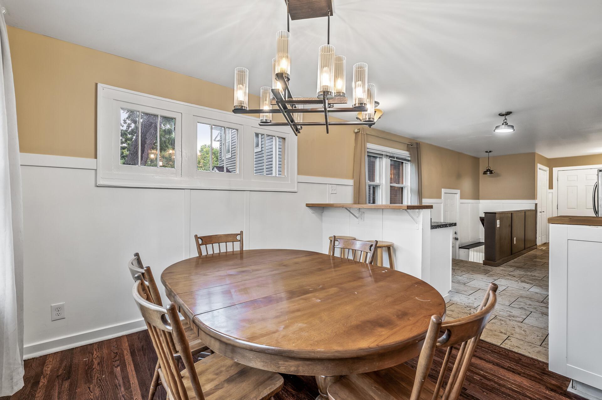 1504 Washburn Avenue N