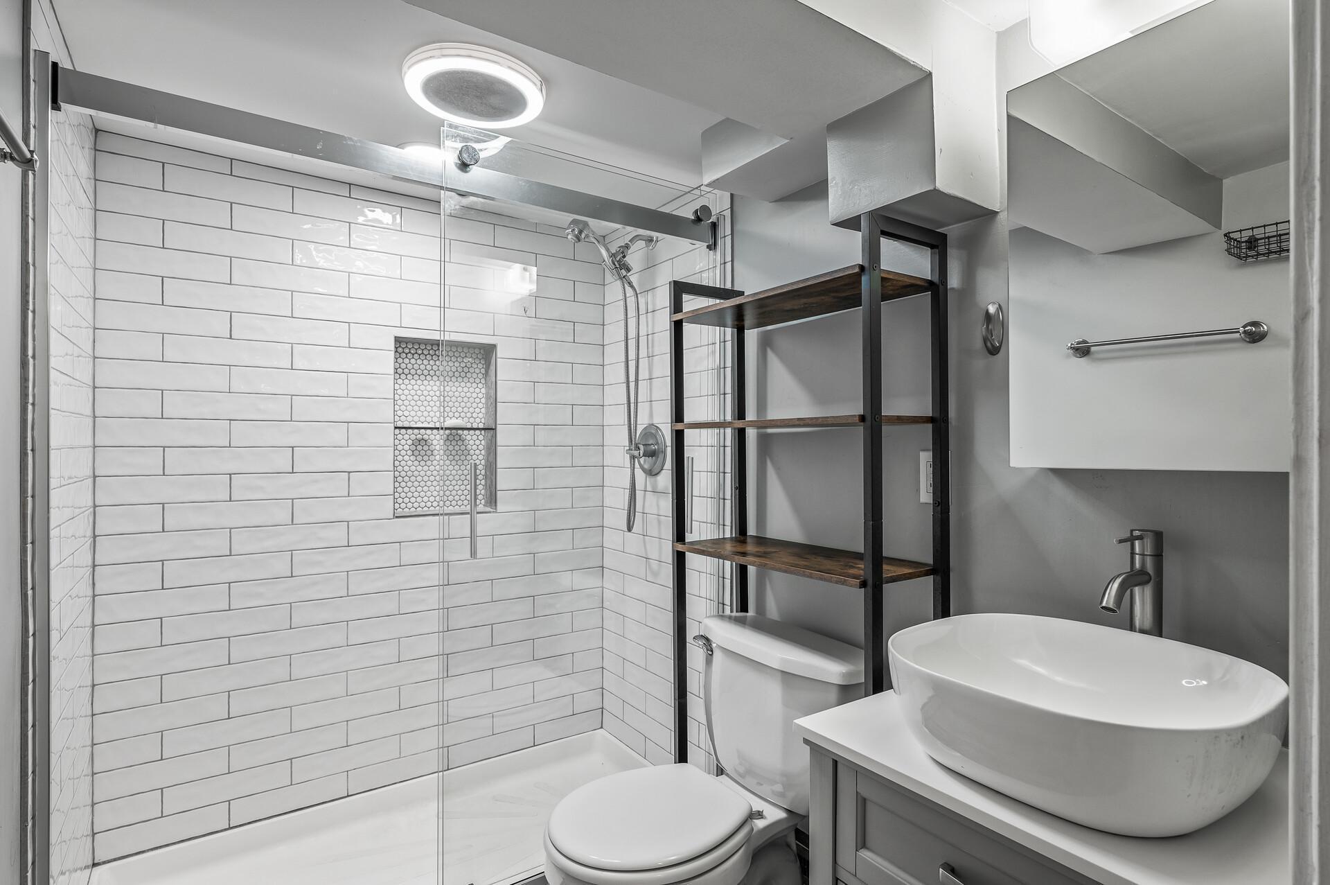 1504 Washburn Avenue N