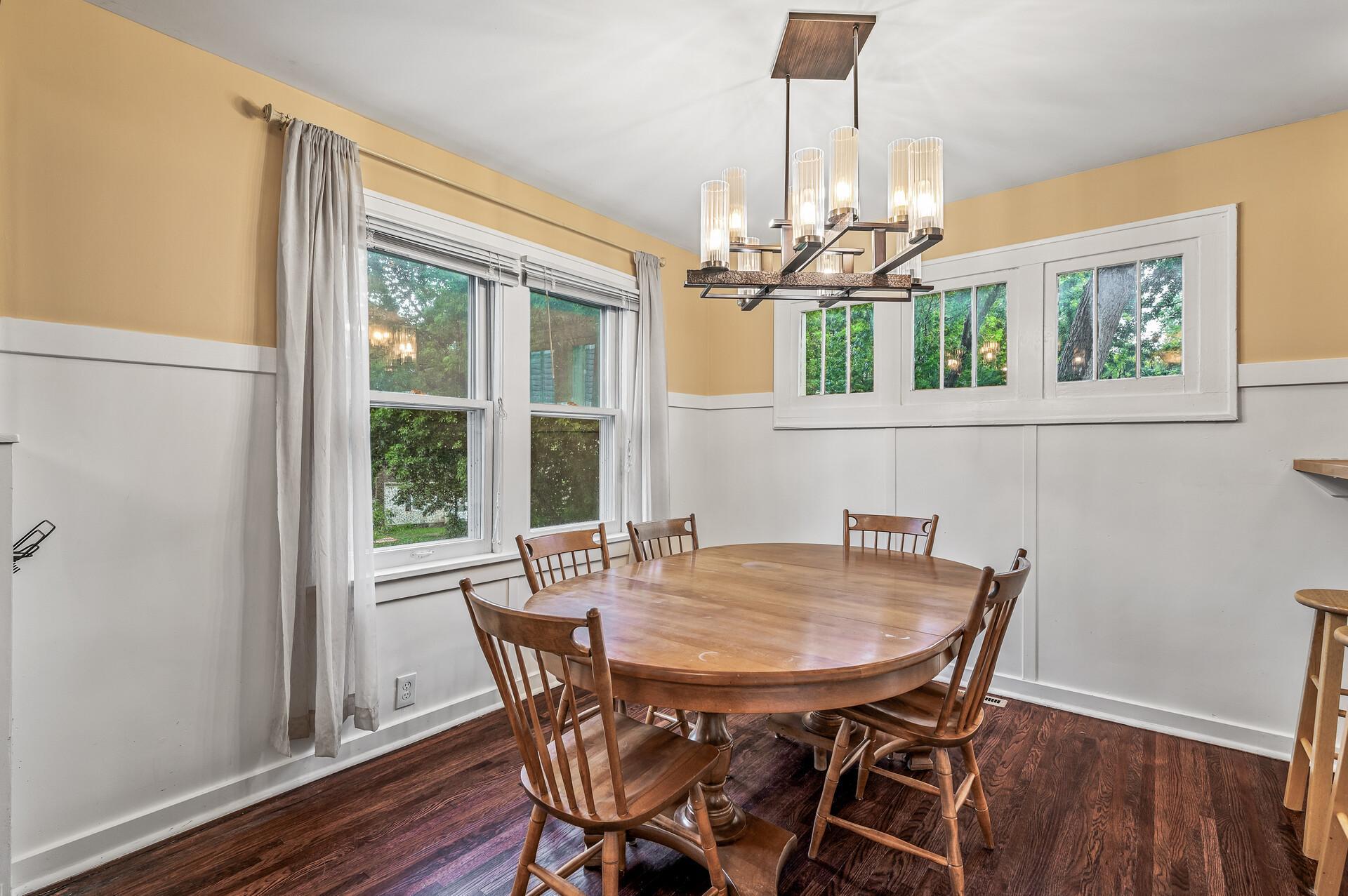 1504 Washburn Avenue N