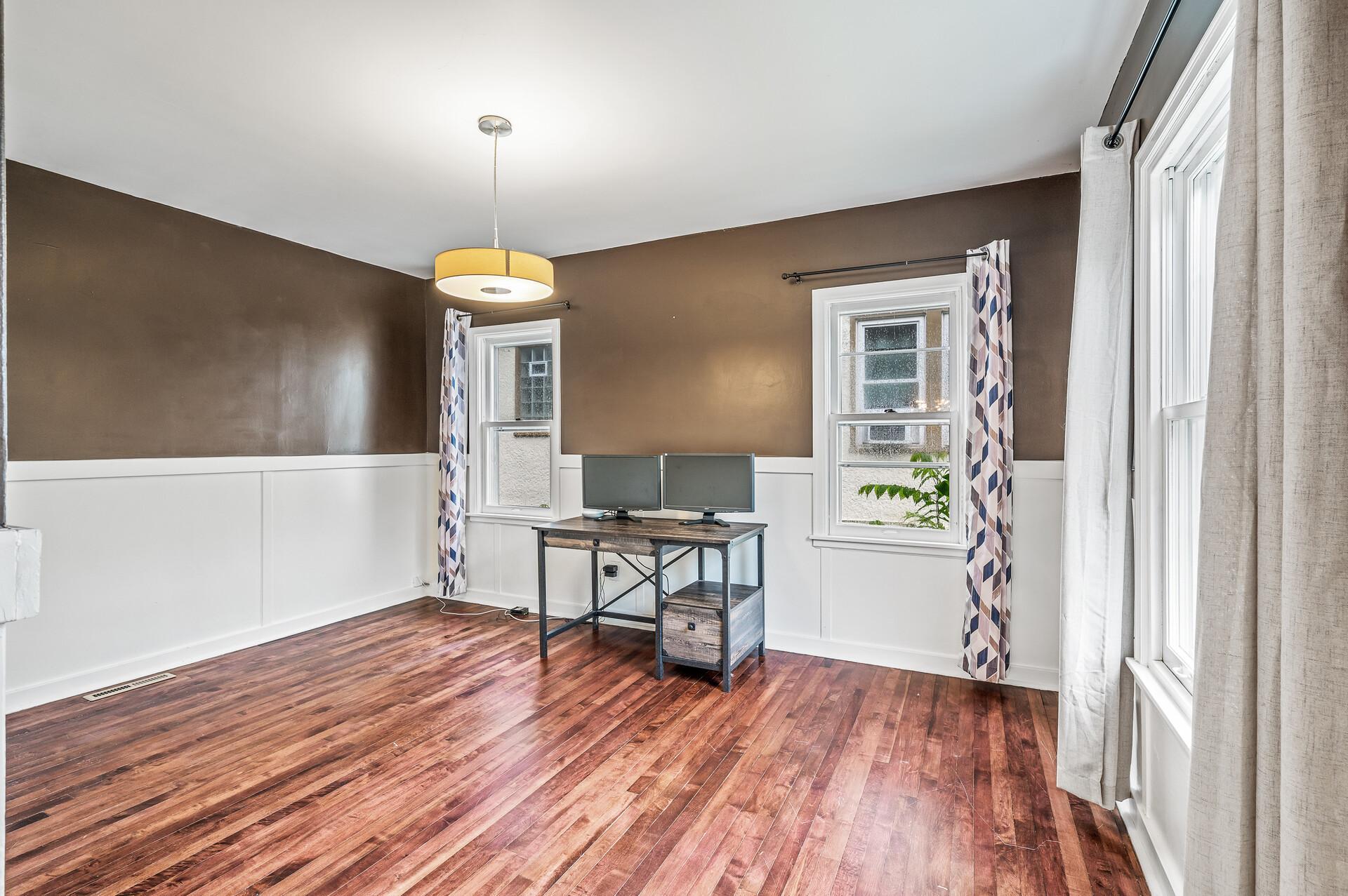 1504 Washburn Avenue N