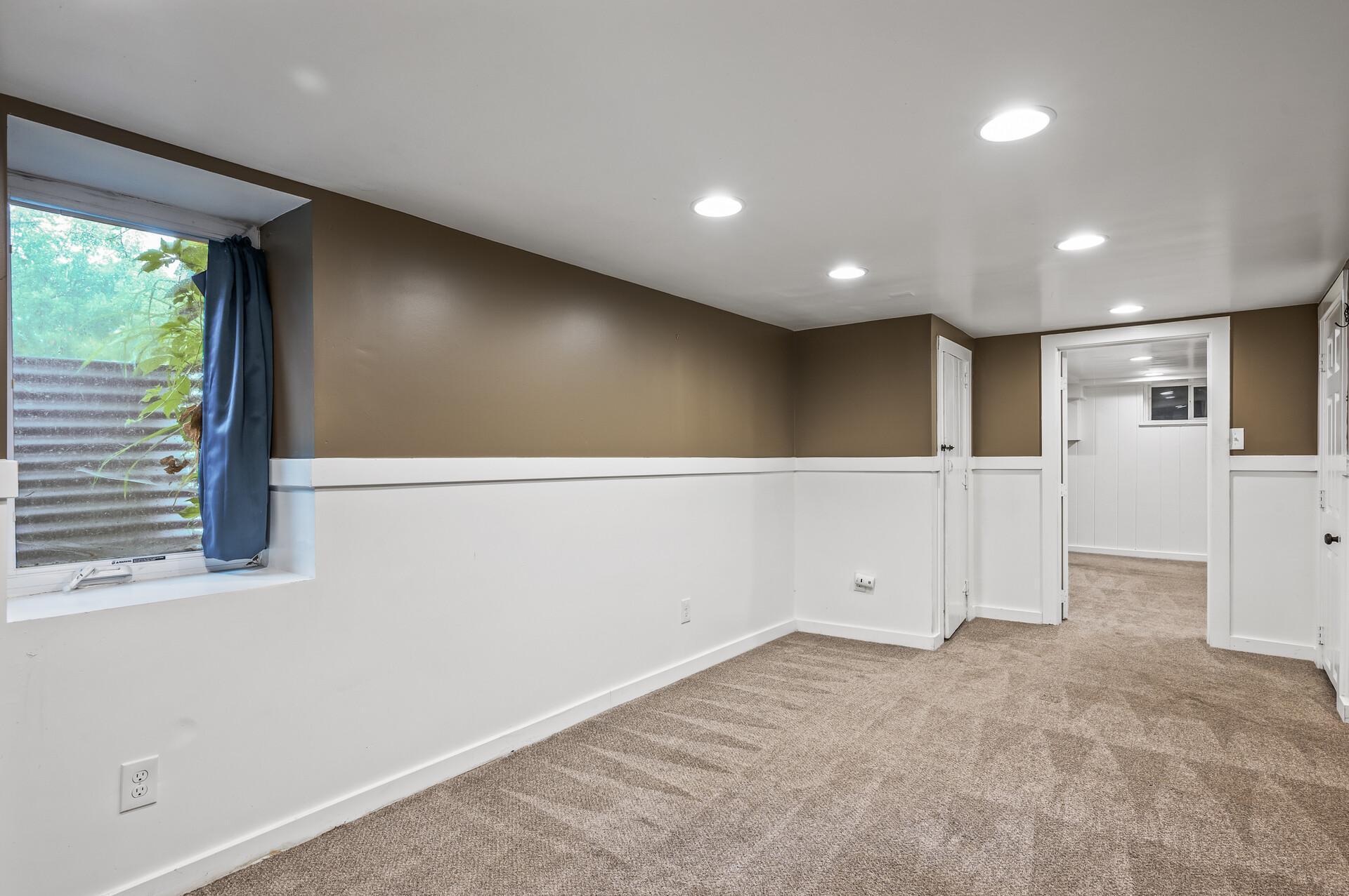 1504 Washburn Avenue N