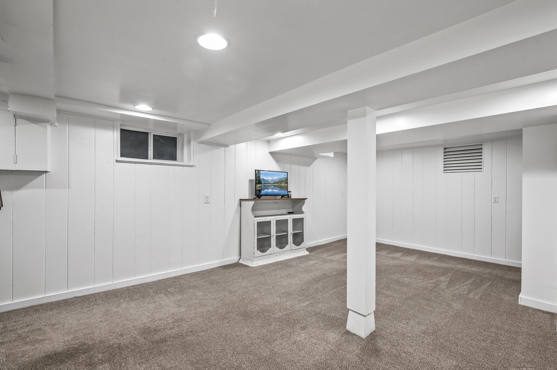 1504 Washburn Avenue N