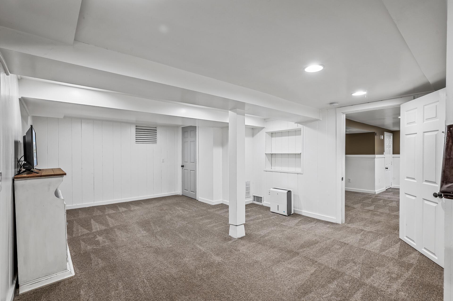 1504 Washburn Avenue N