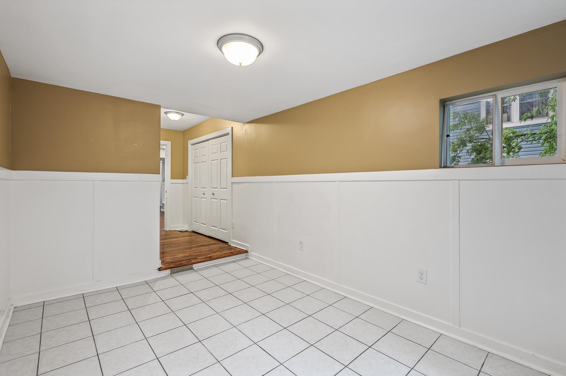 1504 Washburn Avenue N