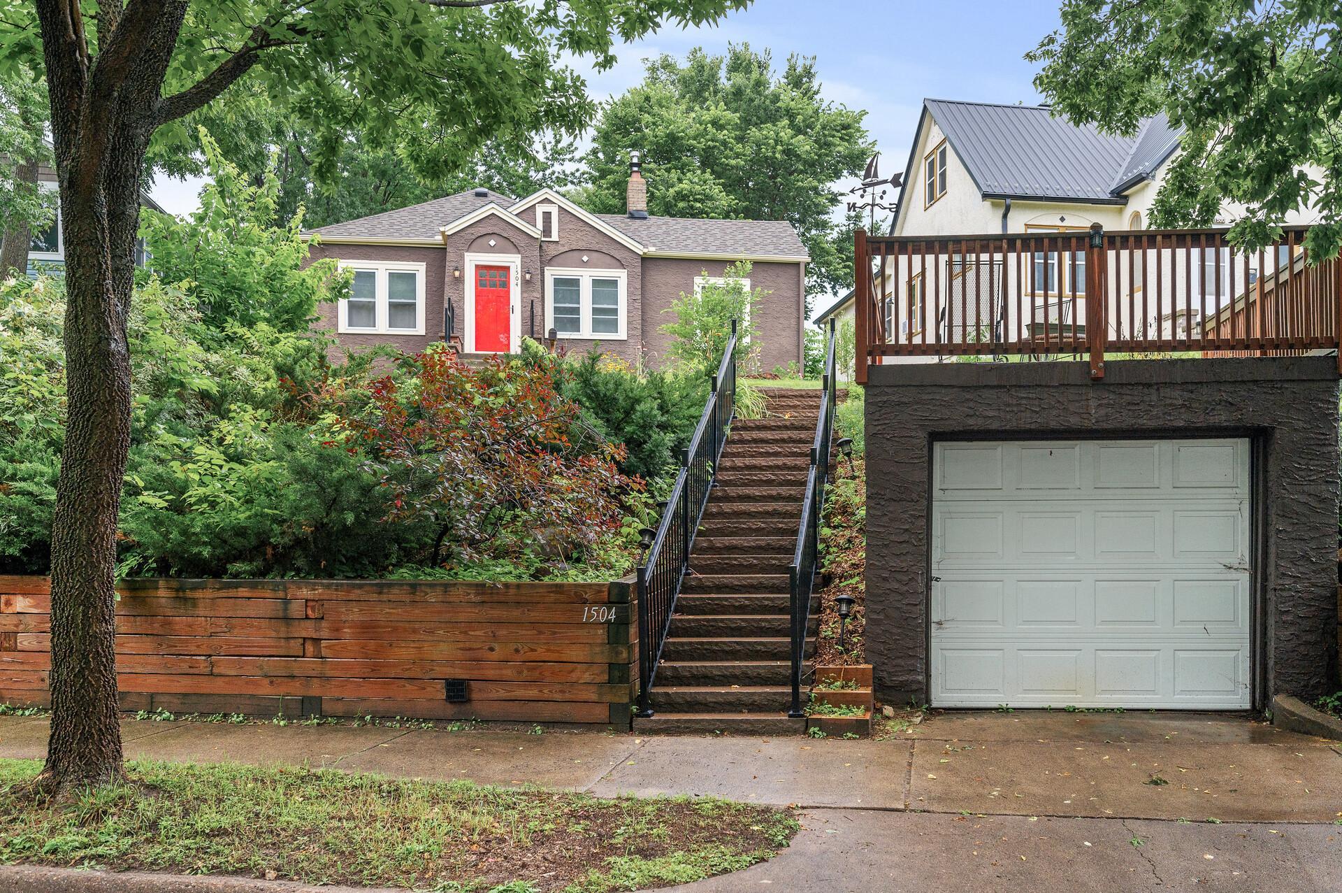 1504 Washburn Avenue N