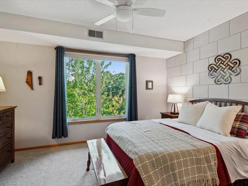 5985 Rowland Road Unit: 301