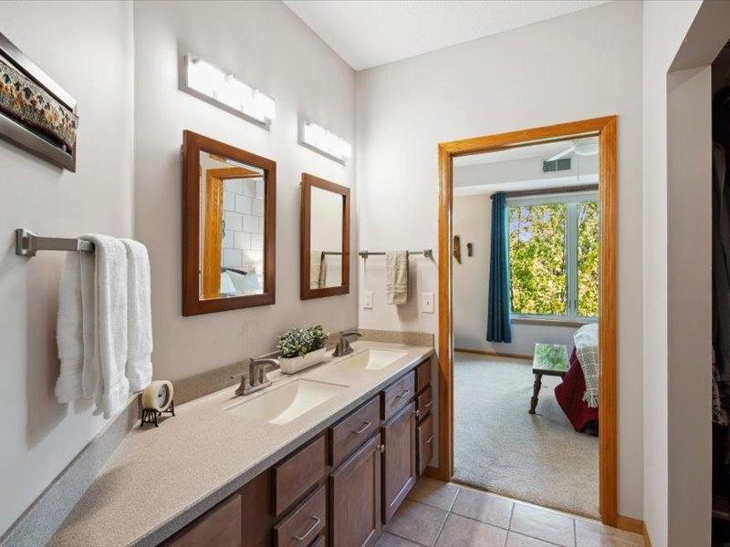 5985 Rowland Road Unit: 301