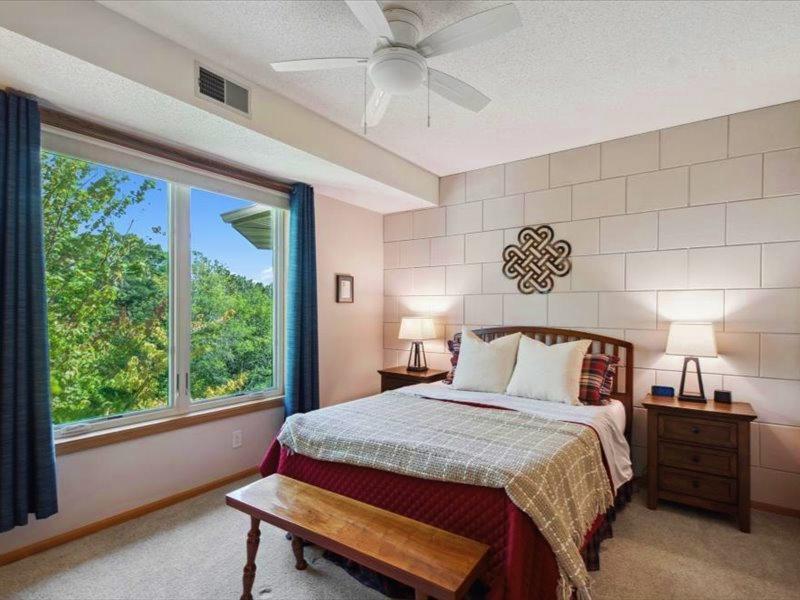 5985 Rowland Road Unit: 301