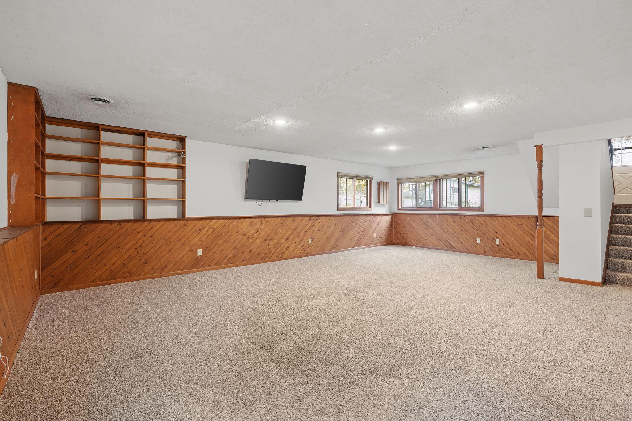 8217 Irving Avenue N